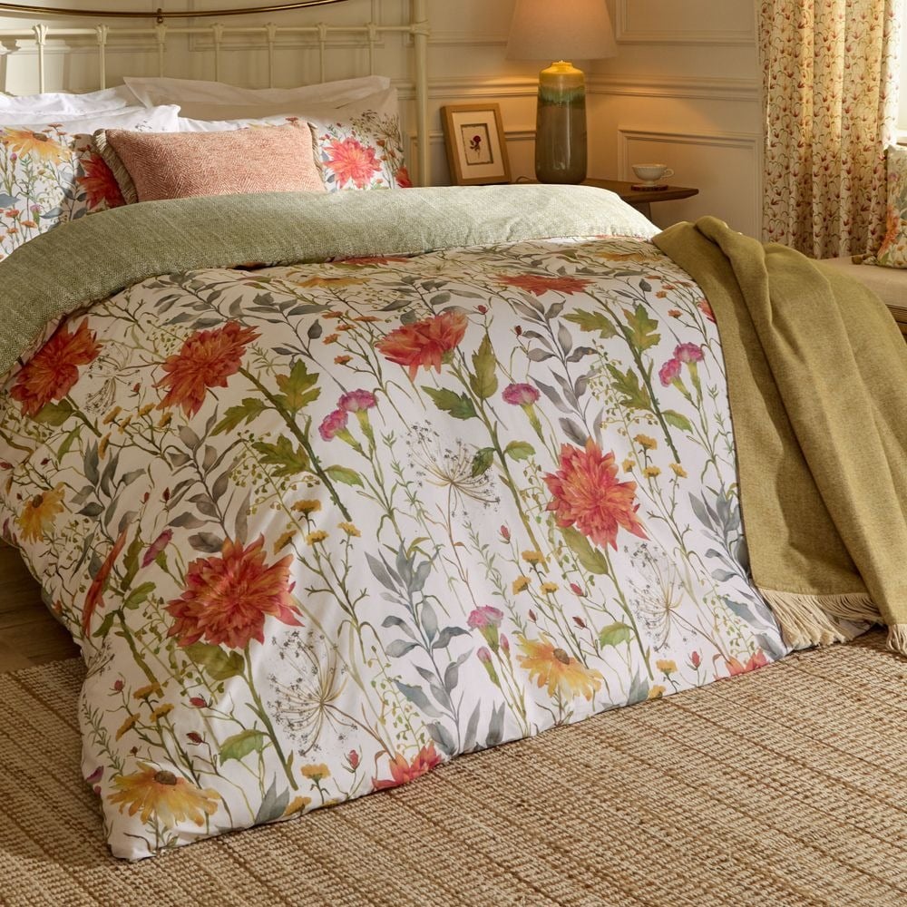 A floral duvet cover set