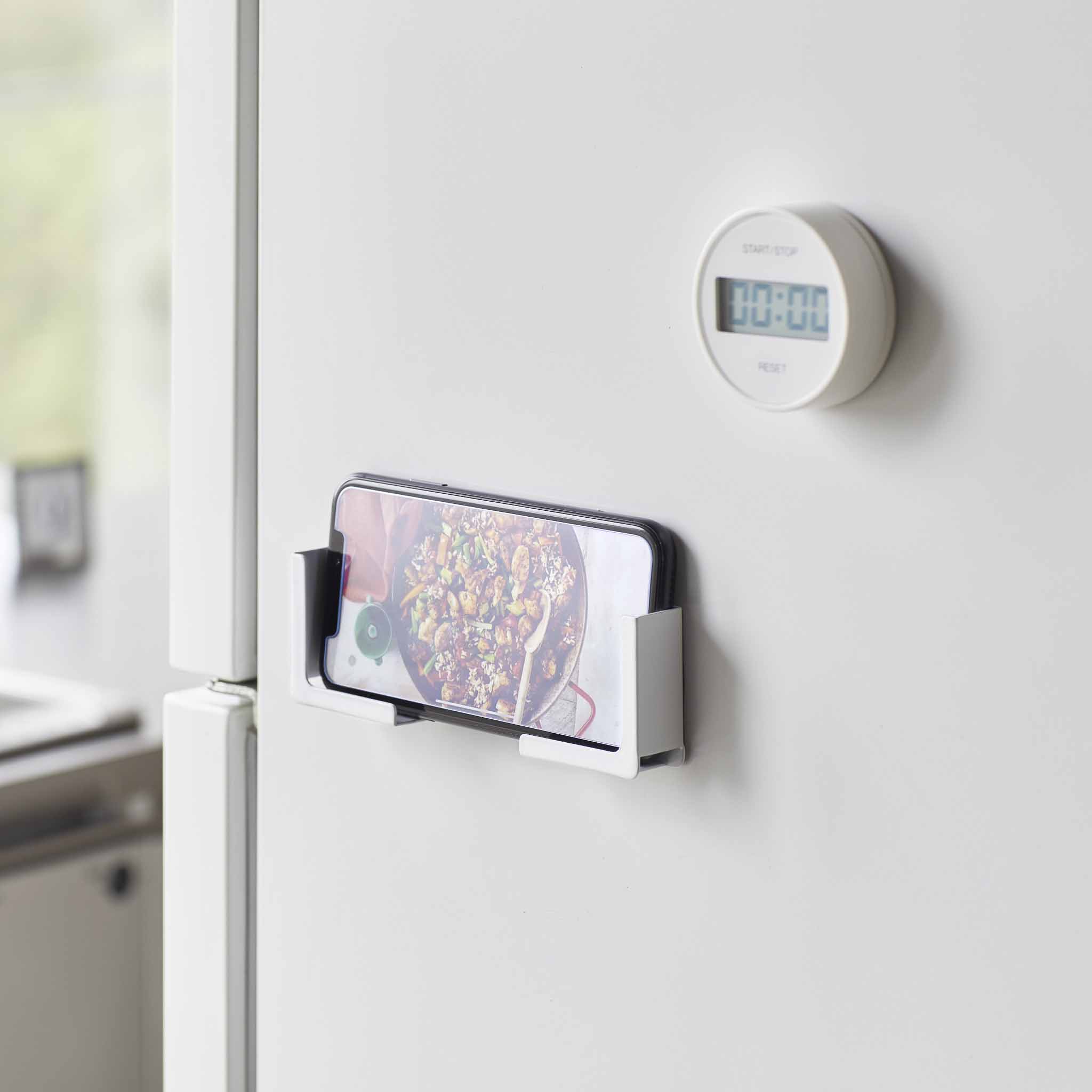 New Magnetic and Space-Saving Kitchen Solutions
