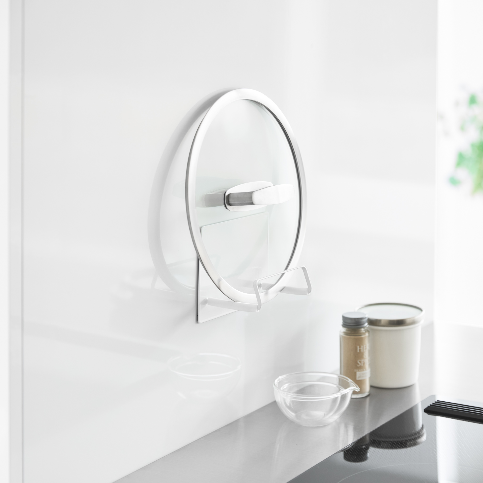 New Magnetic and Space-Saving Kitchen Solutions