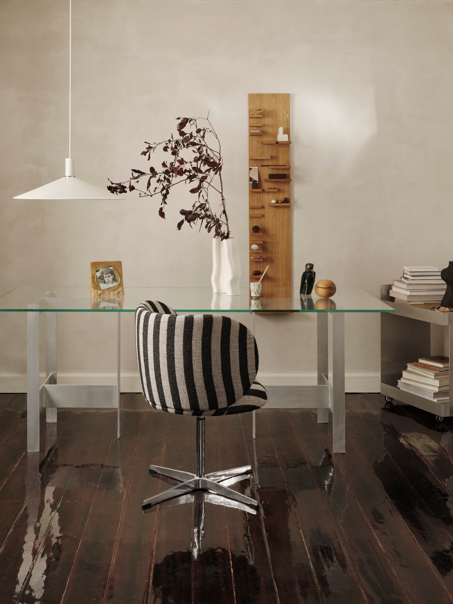 Lager Dining Table