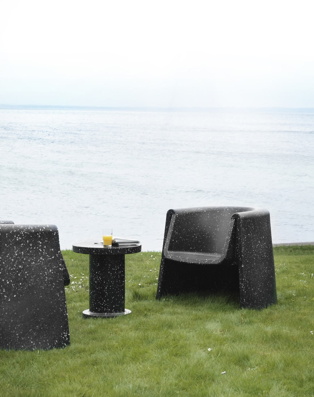 Bit Lounge Chair