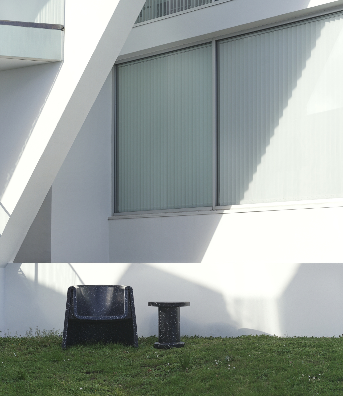 Bit Lounge Chair