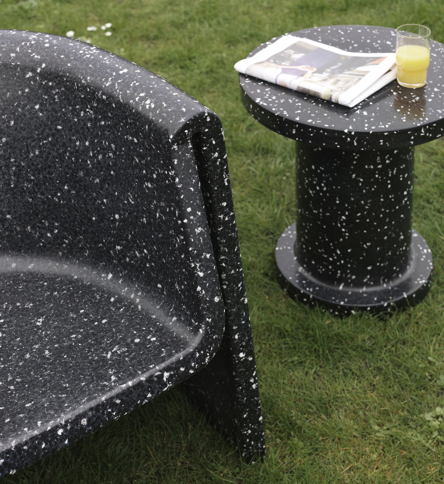 Bit Lounge Chair