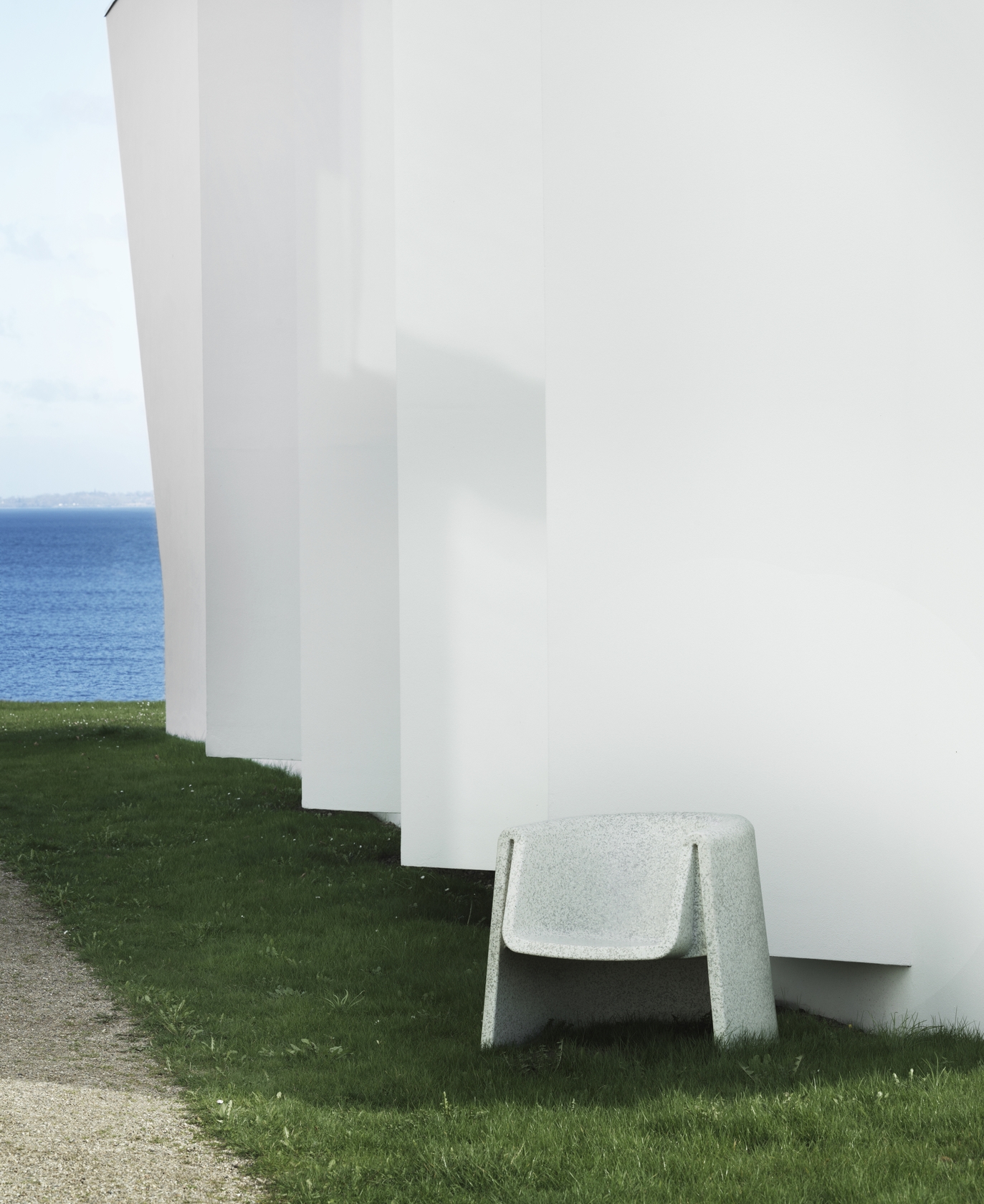 Bit Lounge Chair