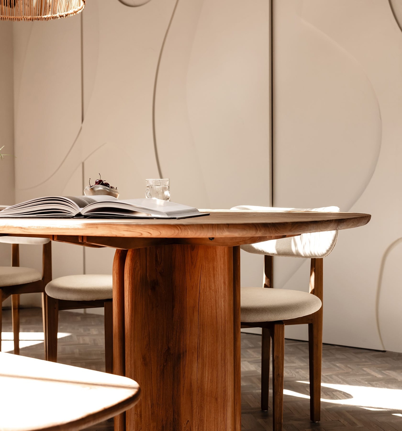 dBodhi Linea Dining Table