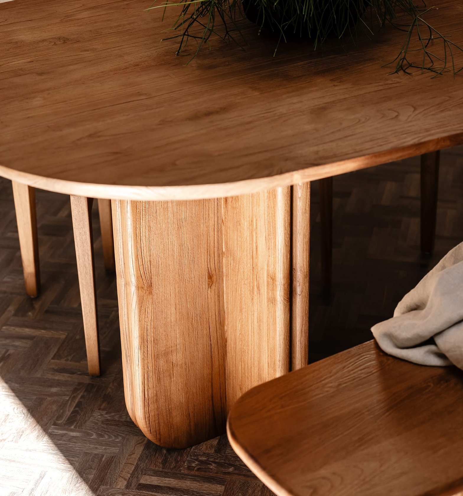 dBodhi Linea Dining Table