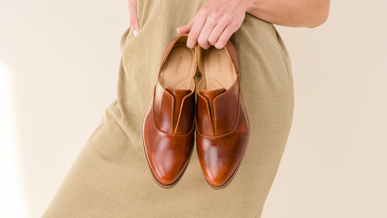 Nisolo Emma d'Orsay Oxford 2.0 Linen Suede