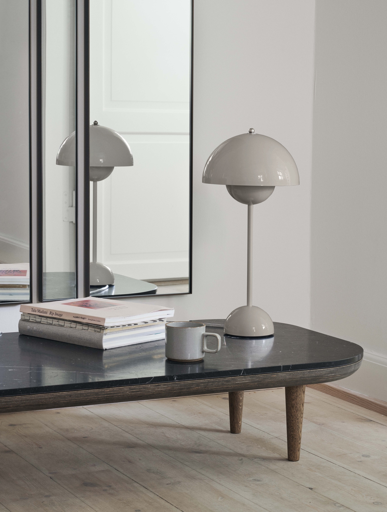 Flowerpot Table Lamp VP3