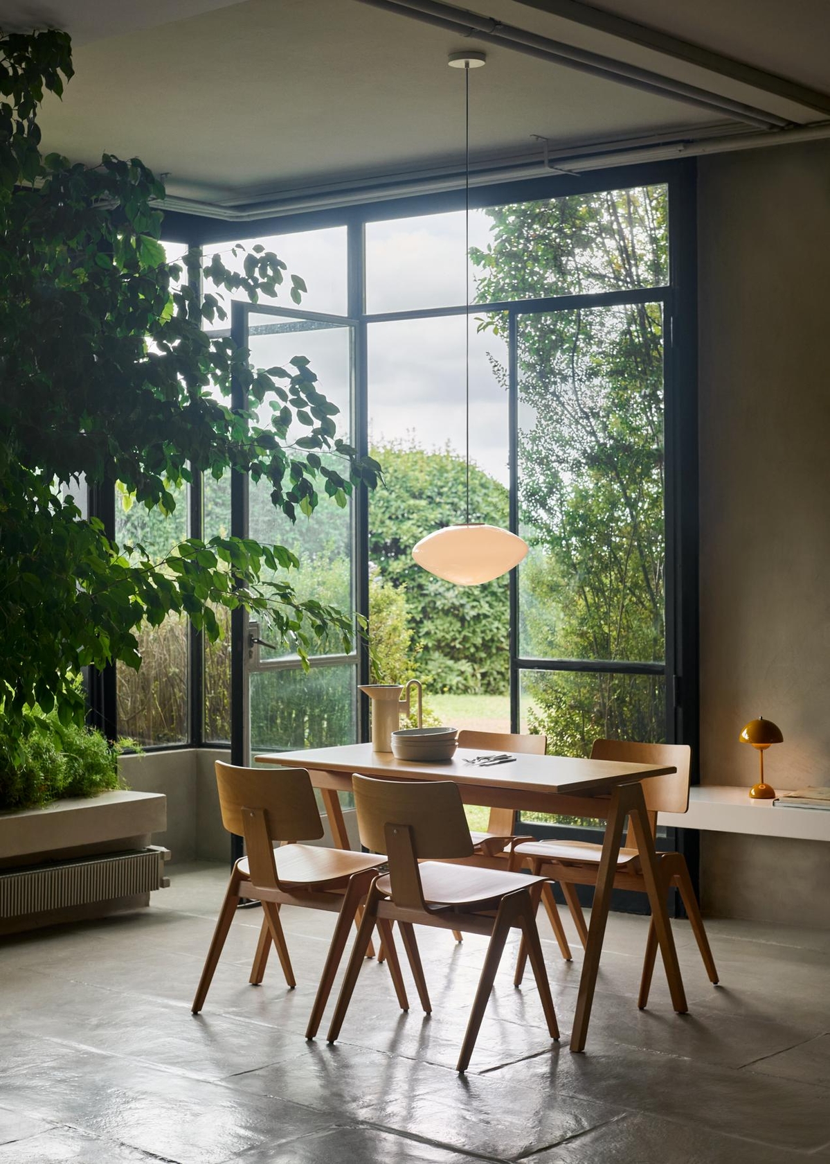 Flowerpot Table Lamp VP9