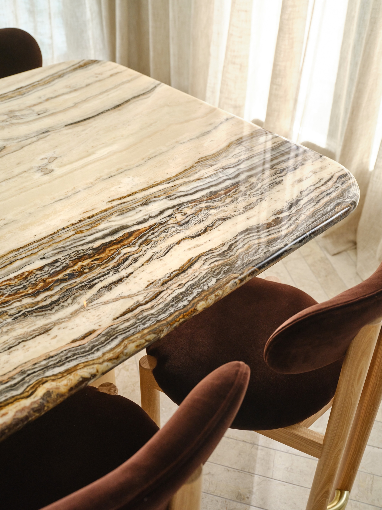 Tiramisu Rectangular Dining Table