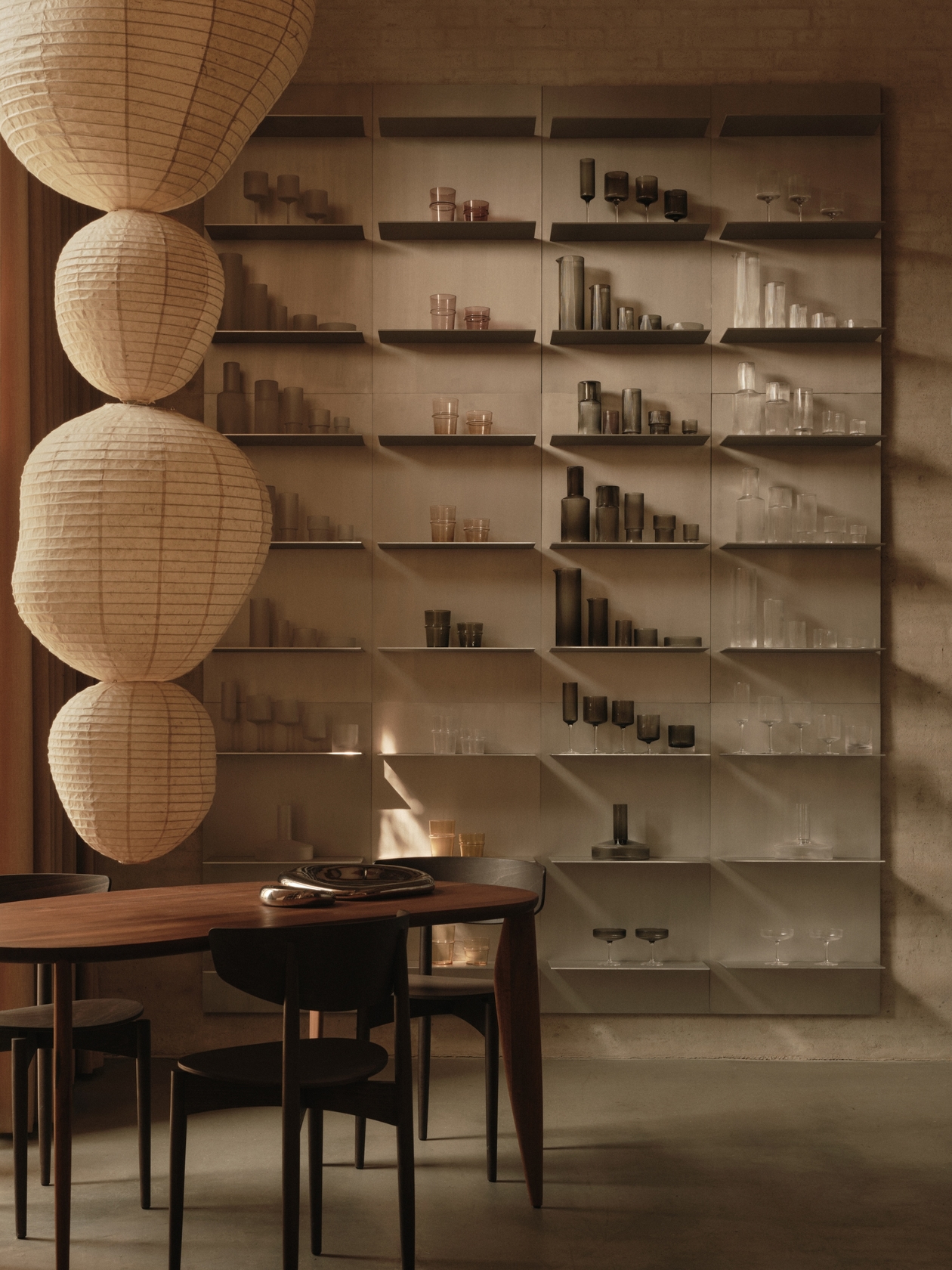 Lager Tall Wall Shelf