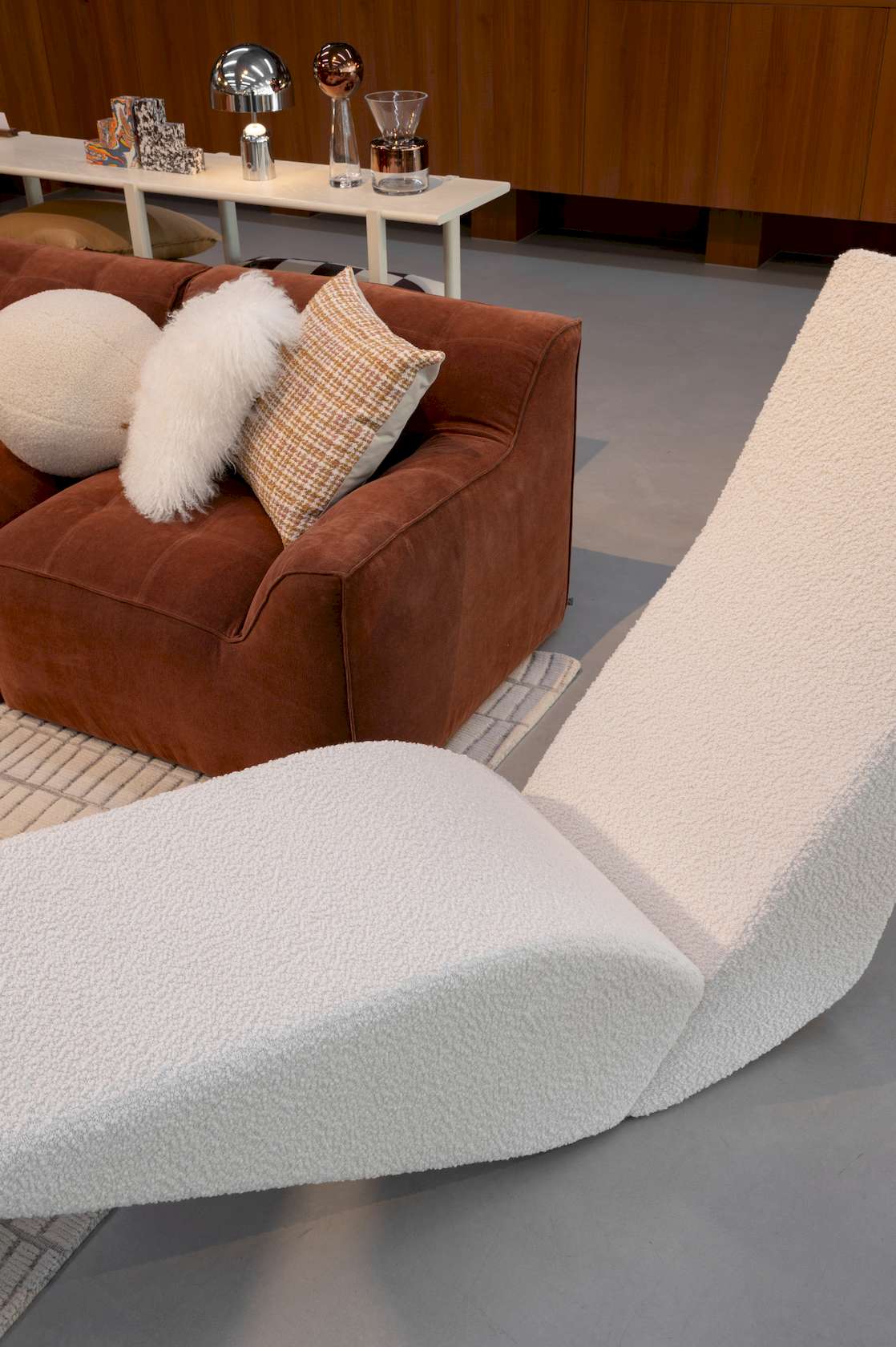 Bird Chaise - Cat-EL0200 - Floor Stock