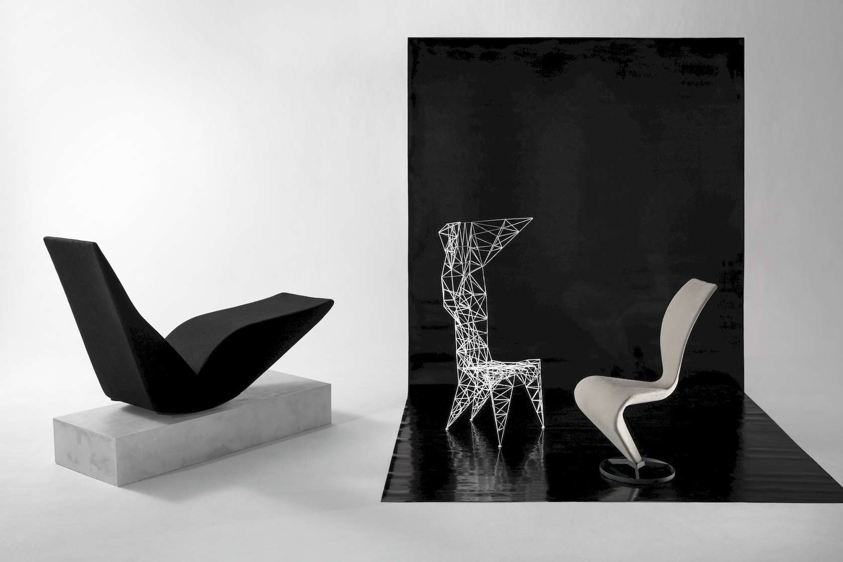 Bird Chaise - Cat-EL0200 - Floor Stock