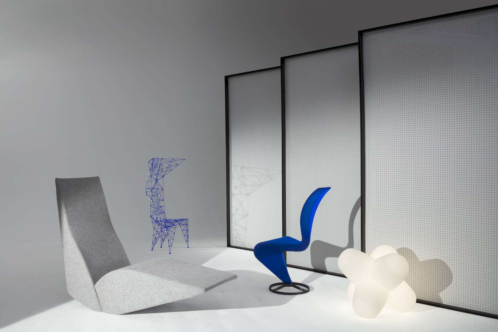 Bird Chaise - Cat-EL0200 - Floor Stock