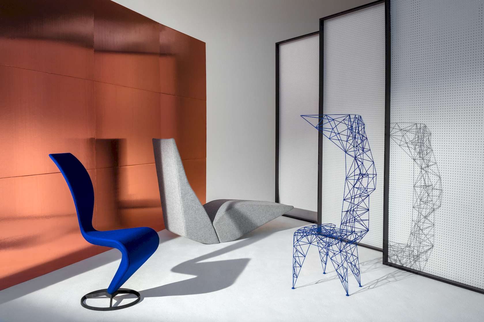 Bird Chaise - Cat-EL0200 - Floor Stock