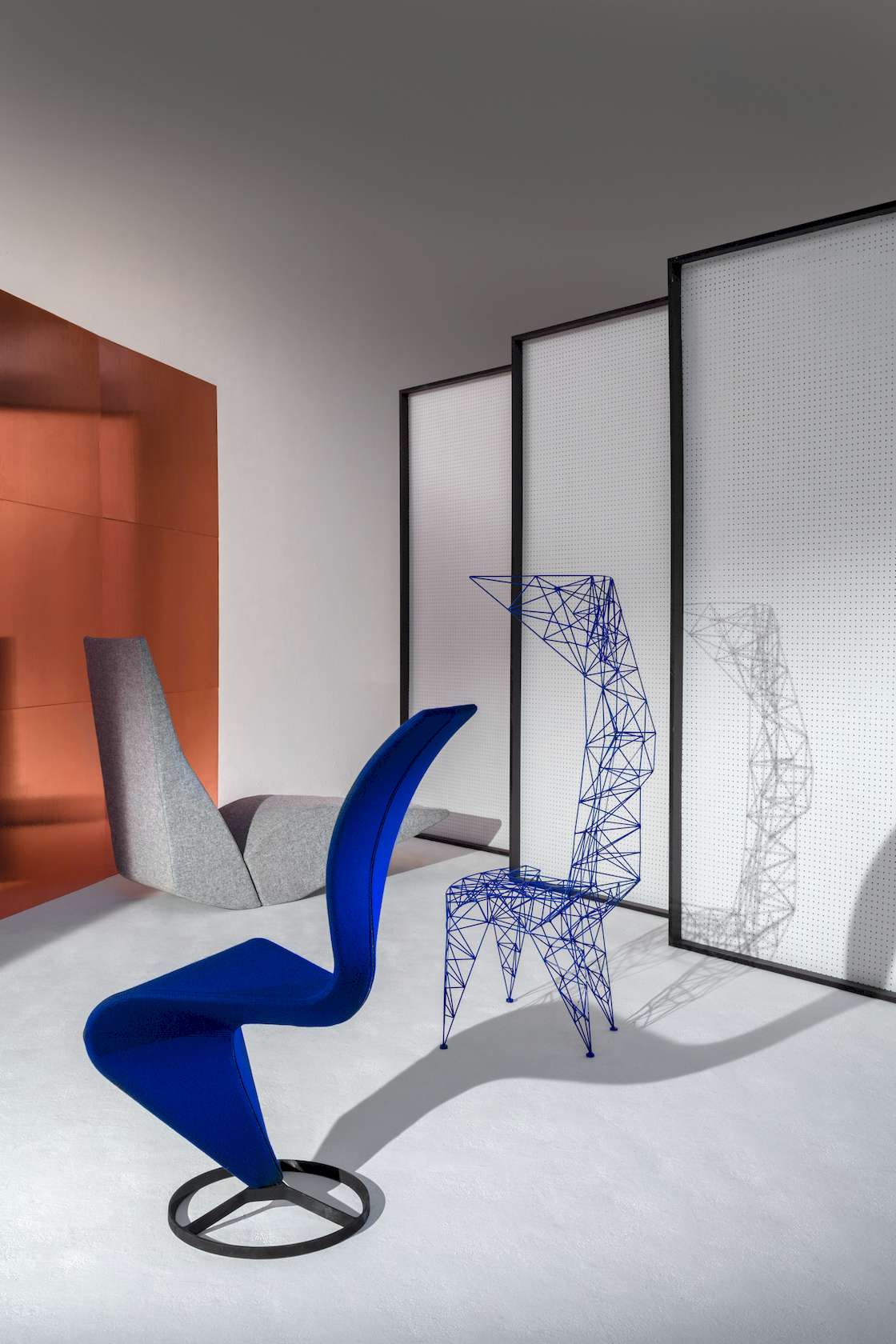 Bird Chaise - Cat-EL0200 - Floor Stock