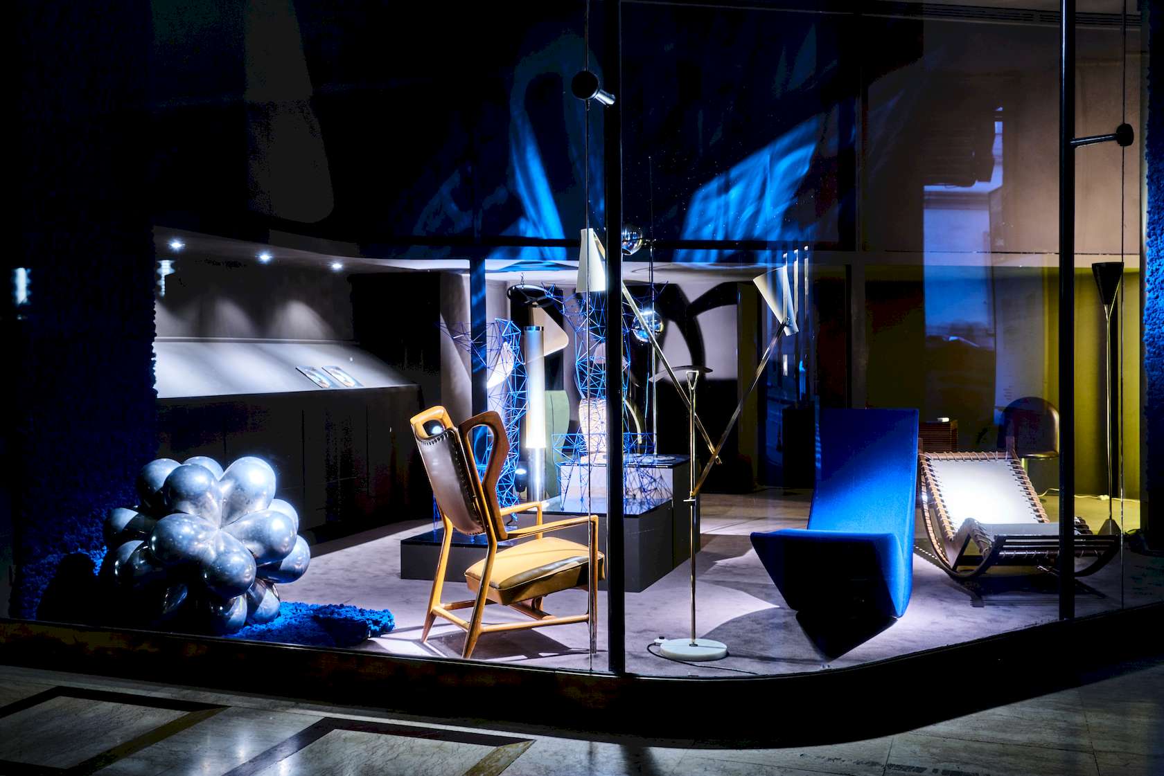 Bird Chaise - Cat-EL0200 - Floor Stock