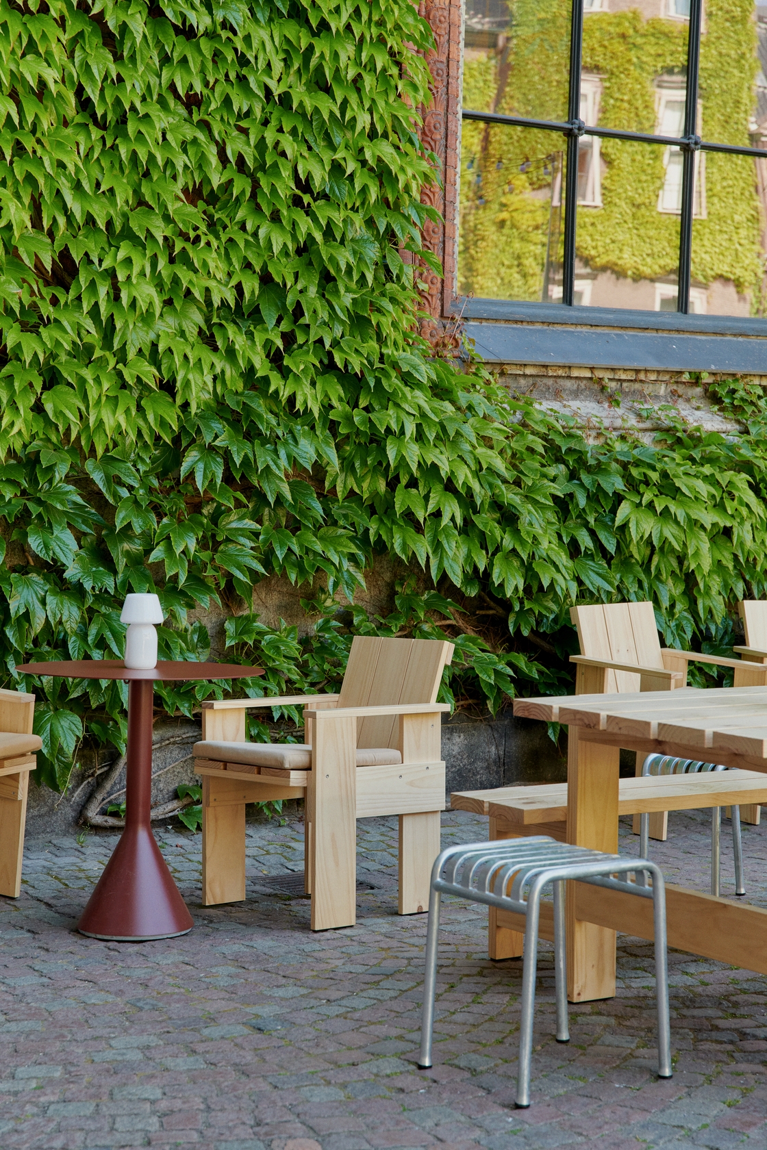 Palissade Cone Table