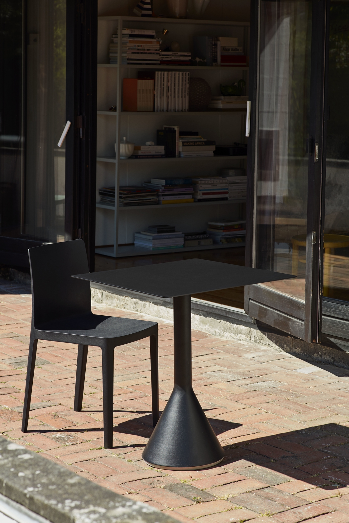Palissade Cone Table