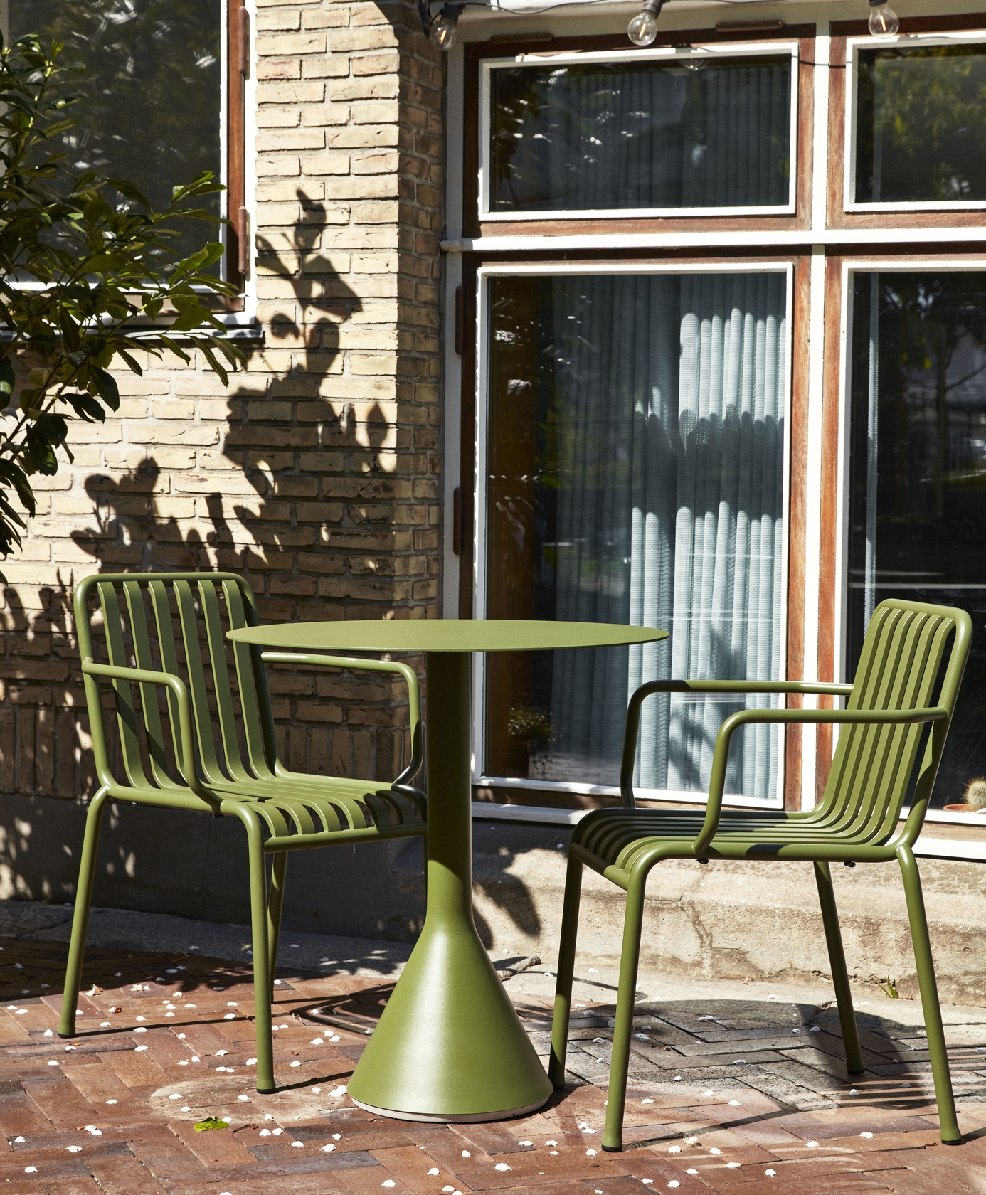 Palissade Cone Table