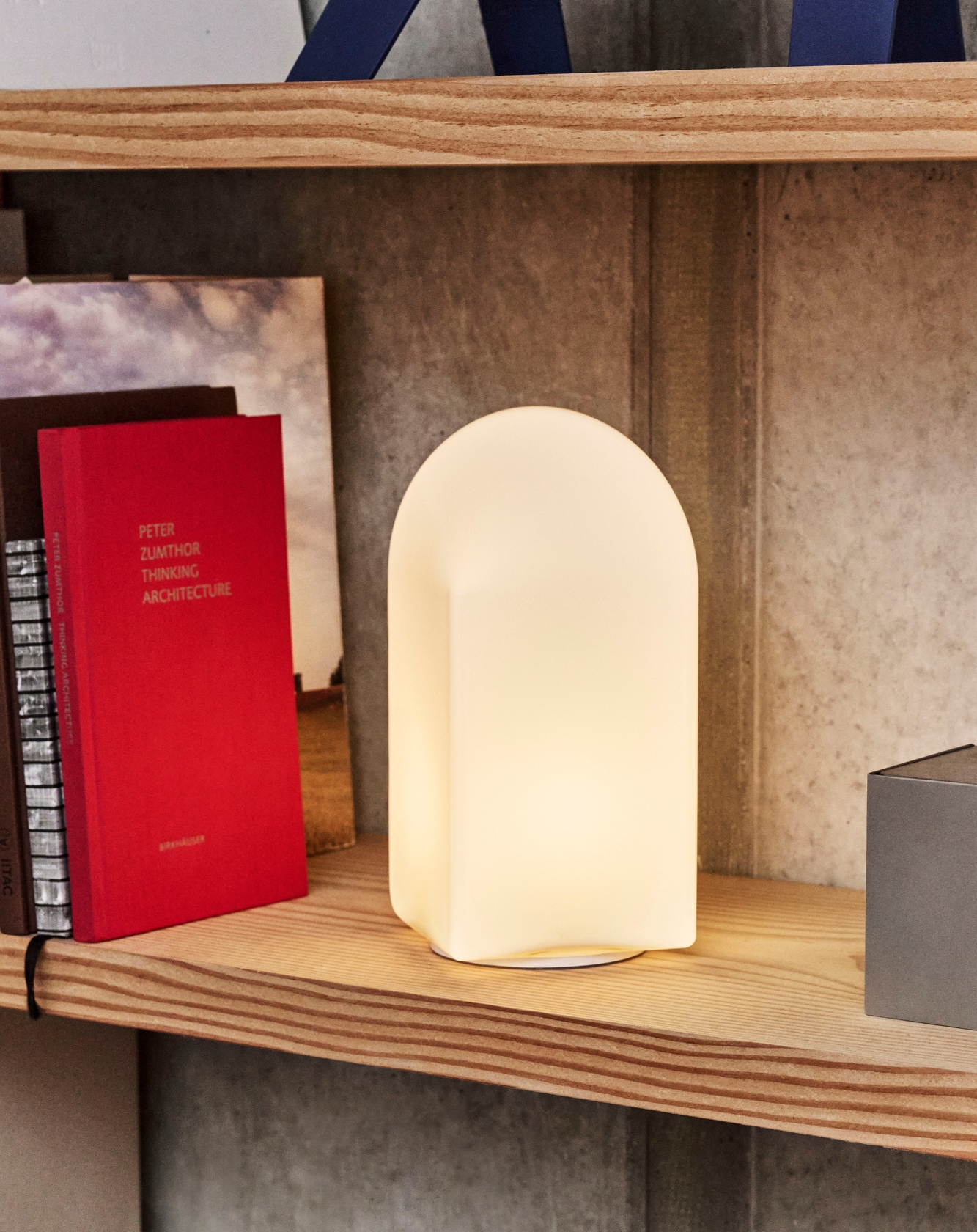 Parade Portable Lamp