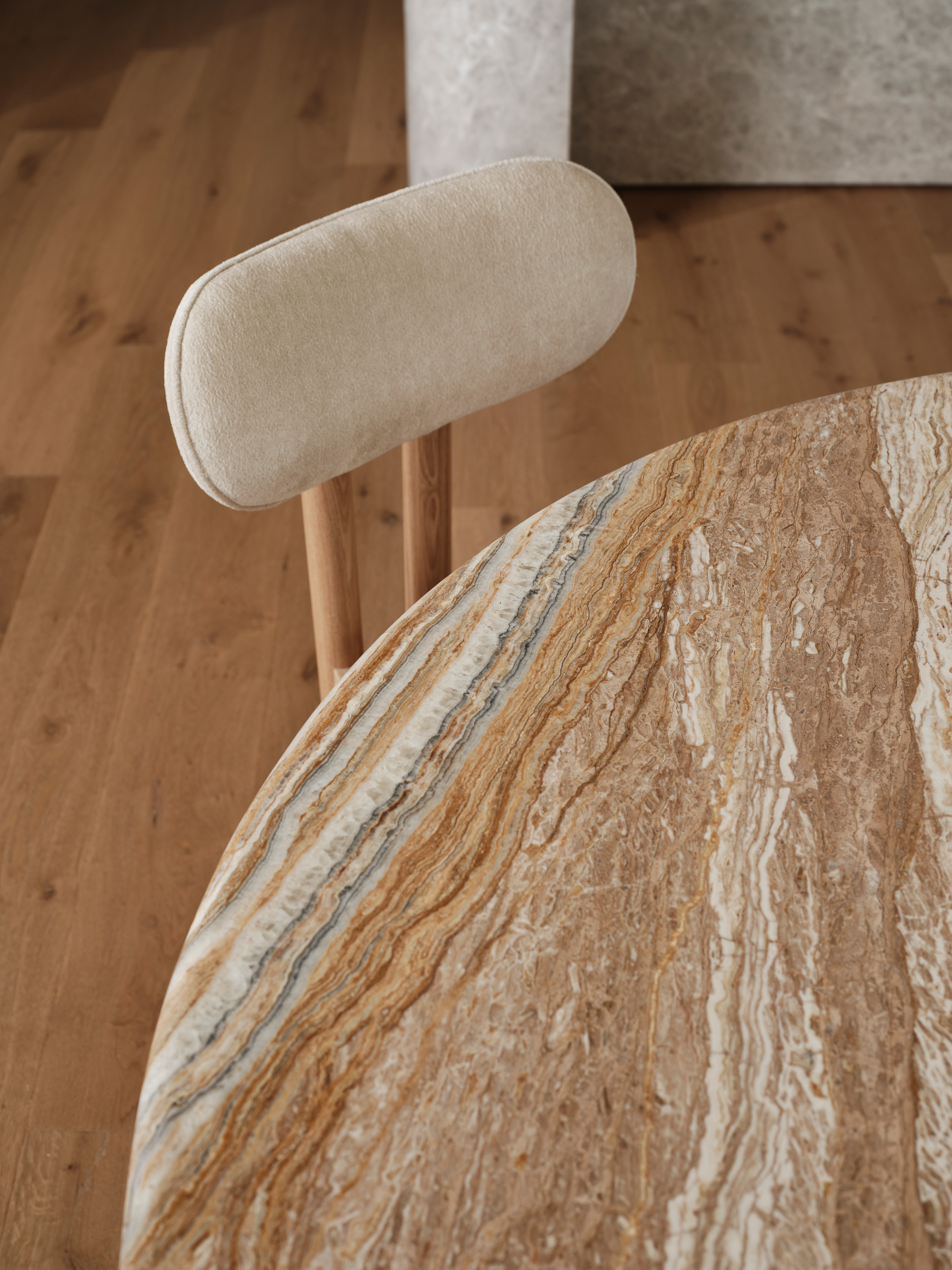 Tiramisu Round Dining Table