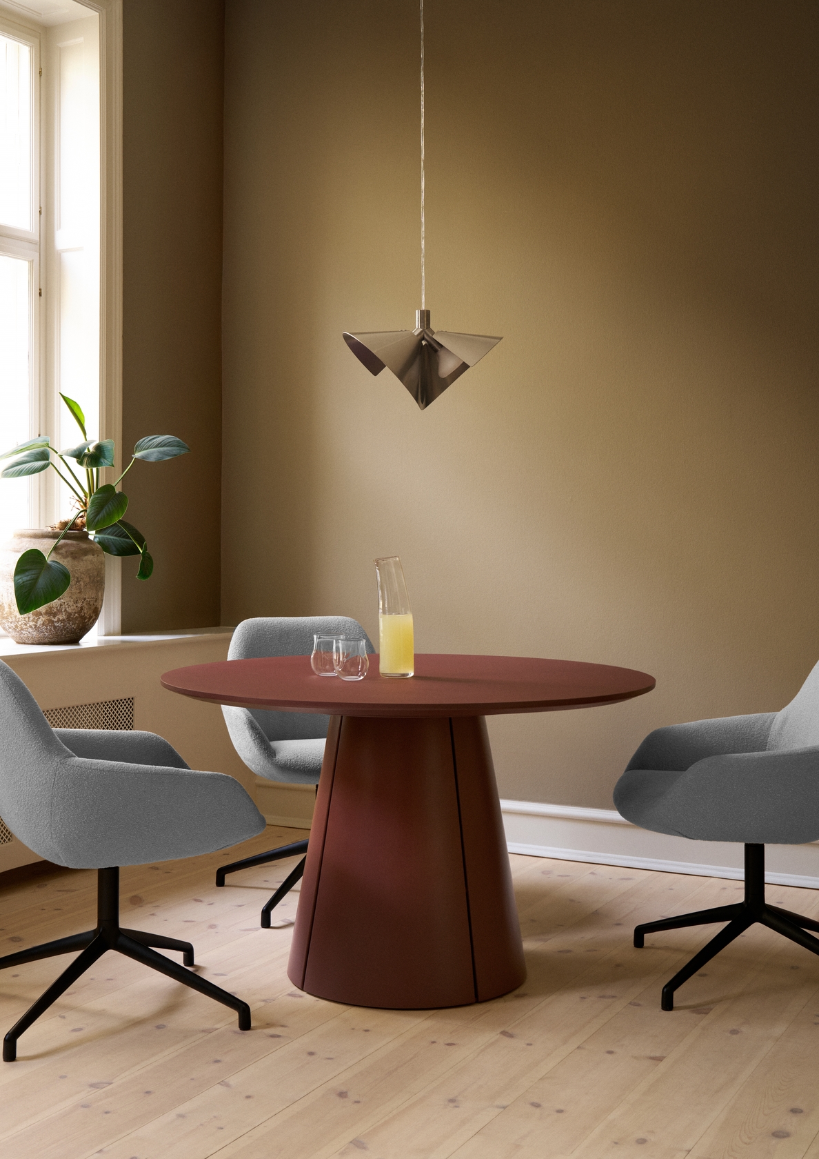 Trim Round Dining Table