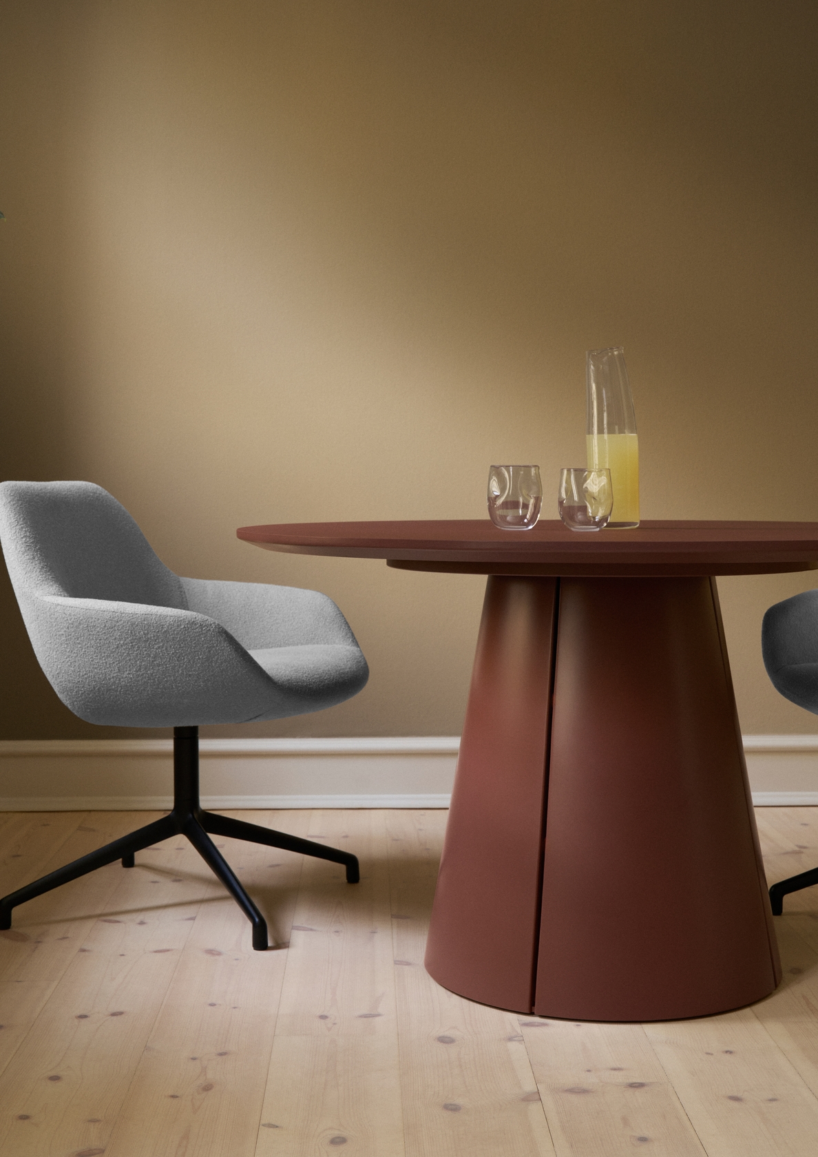 Trim Round Dining Table