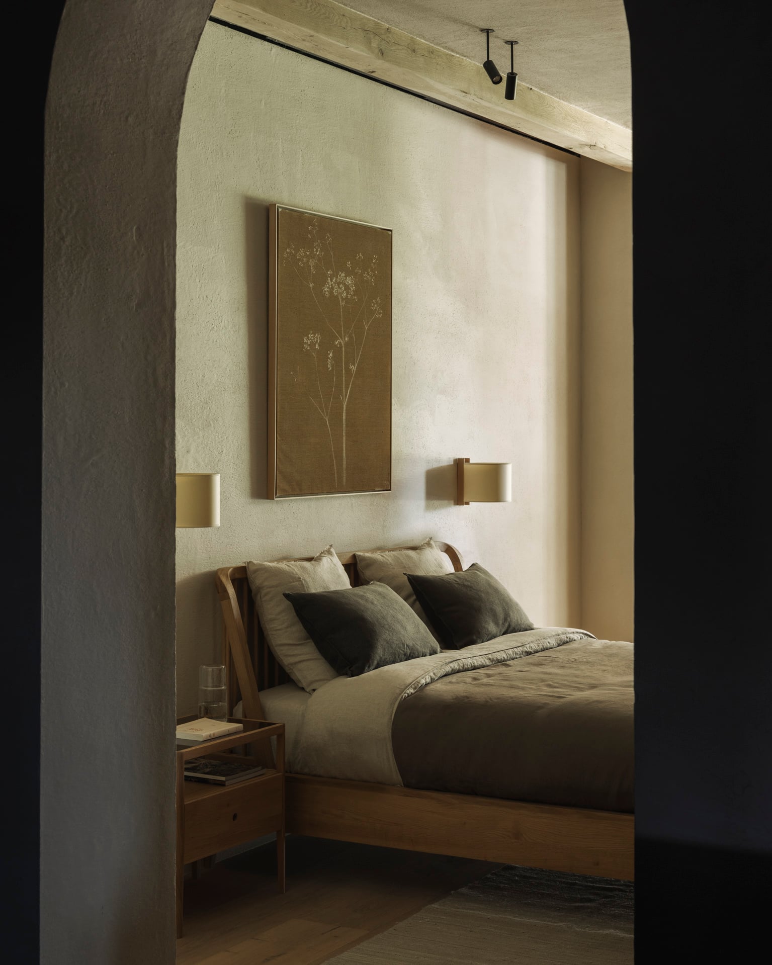 Ethnicraft Oak Spindle King Bed - Natural Oak - Floor Stock