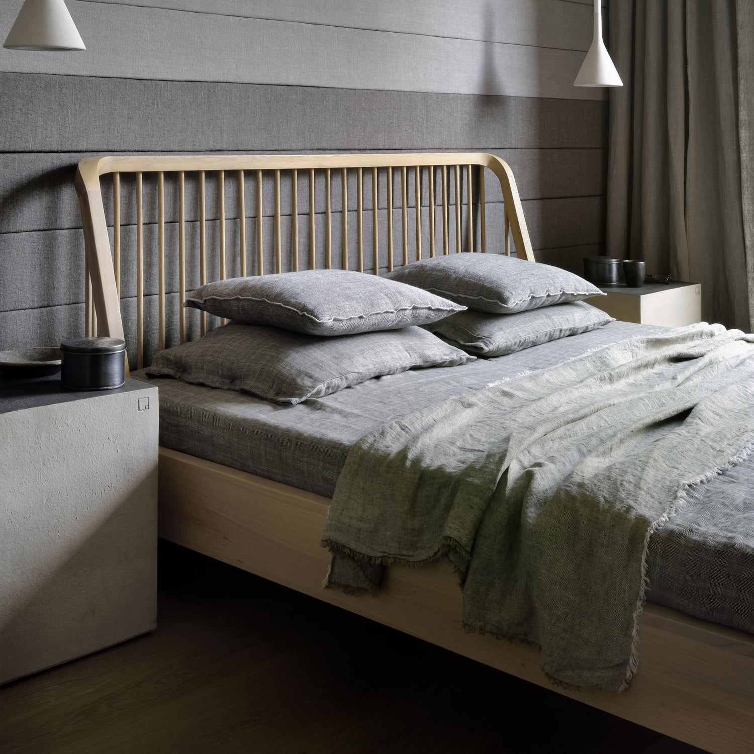 Ethnicraft Oak Spindle King Bed - Natural Oak - Floor Stock