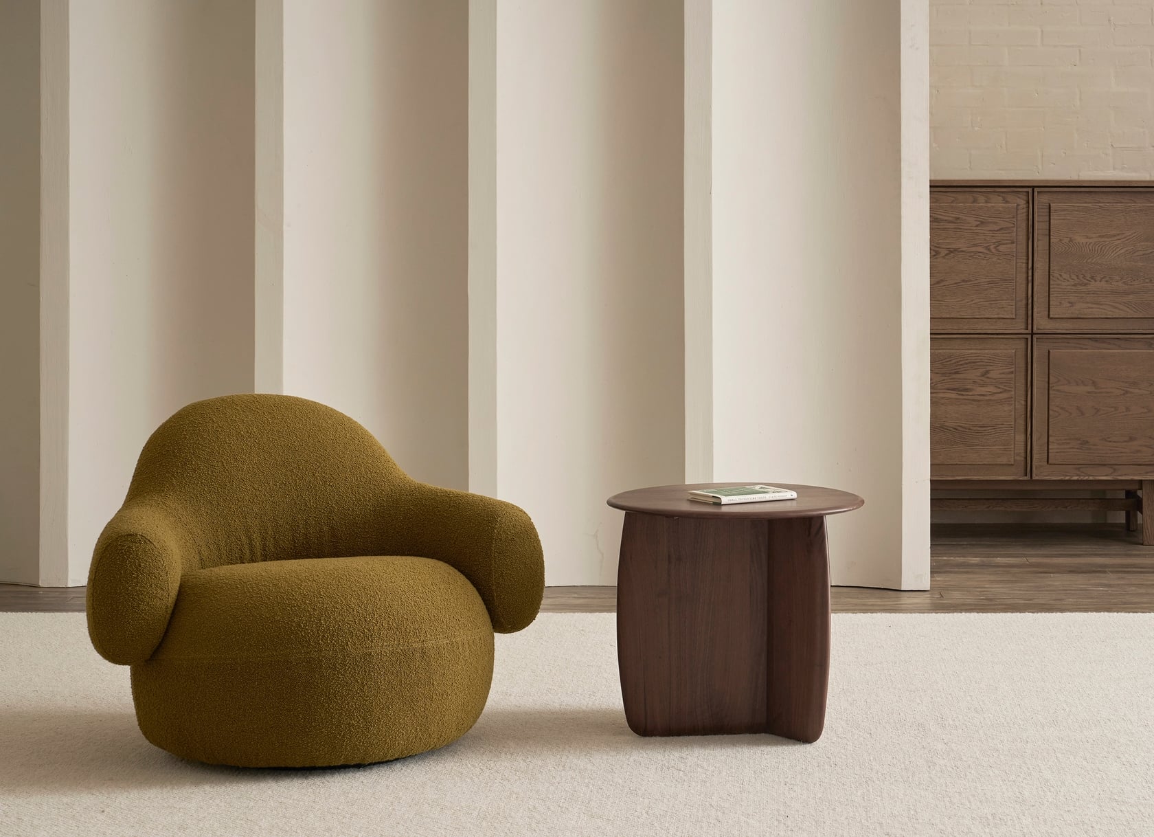 Toad Lounge Chair - Fawn-Fleece 0015 - Floor Stock