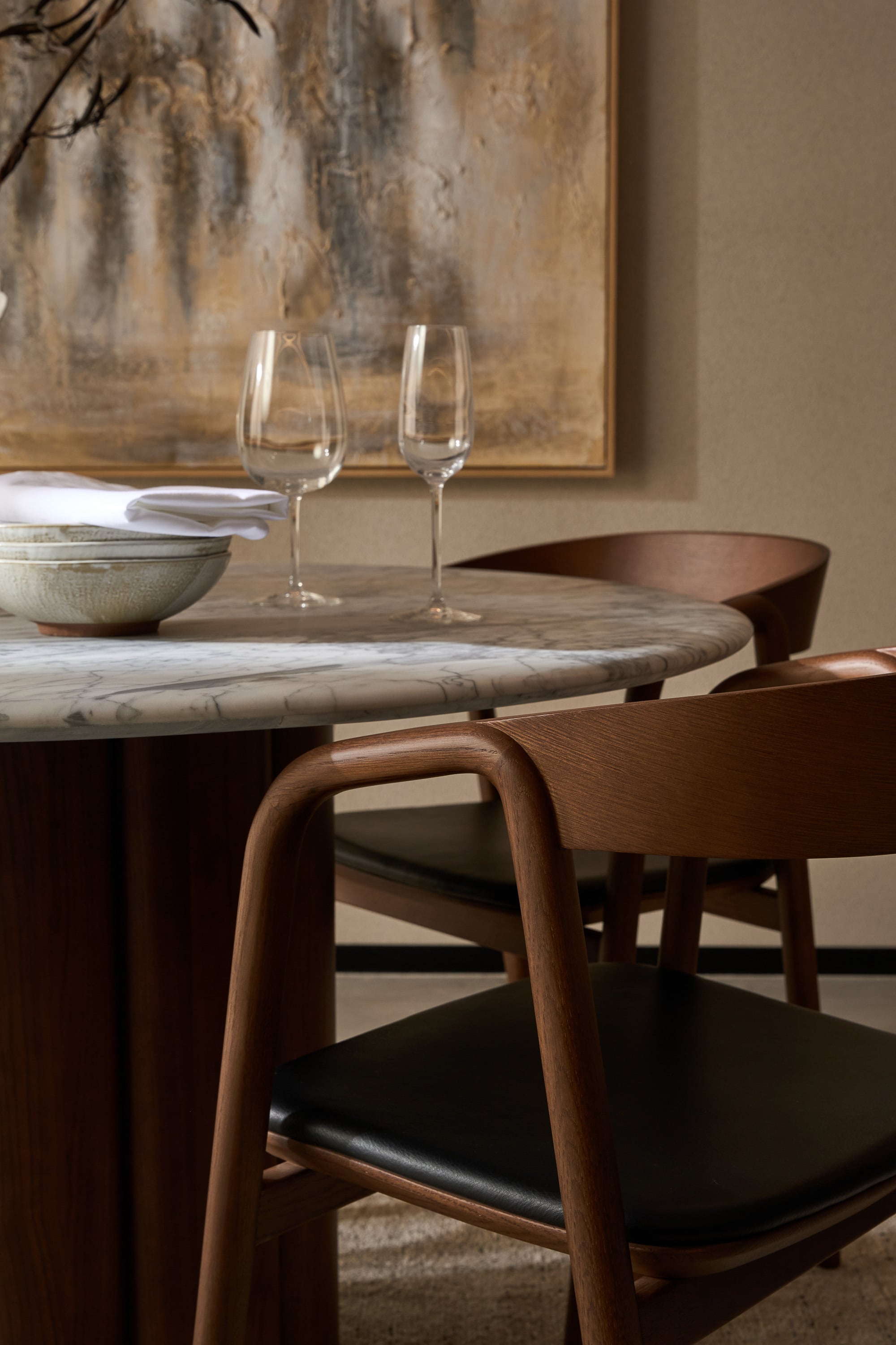 Kora Marble Round Dining Table - 1200mm - Bianco Carrara/Black - Floor Stock