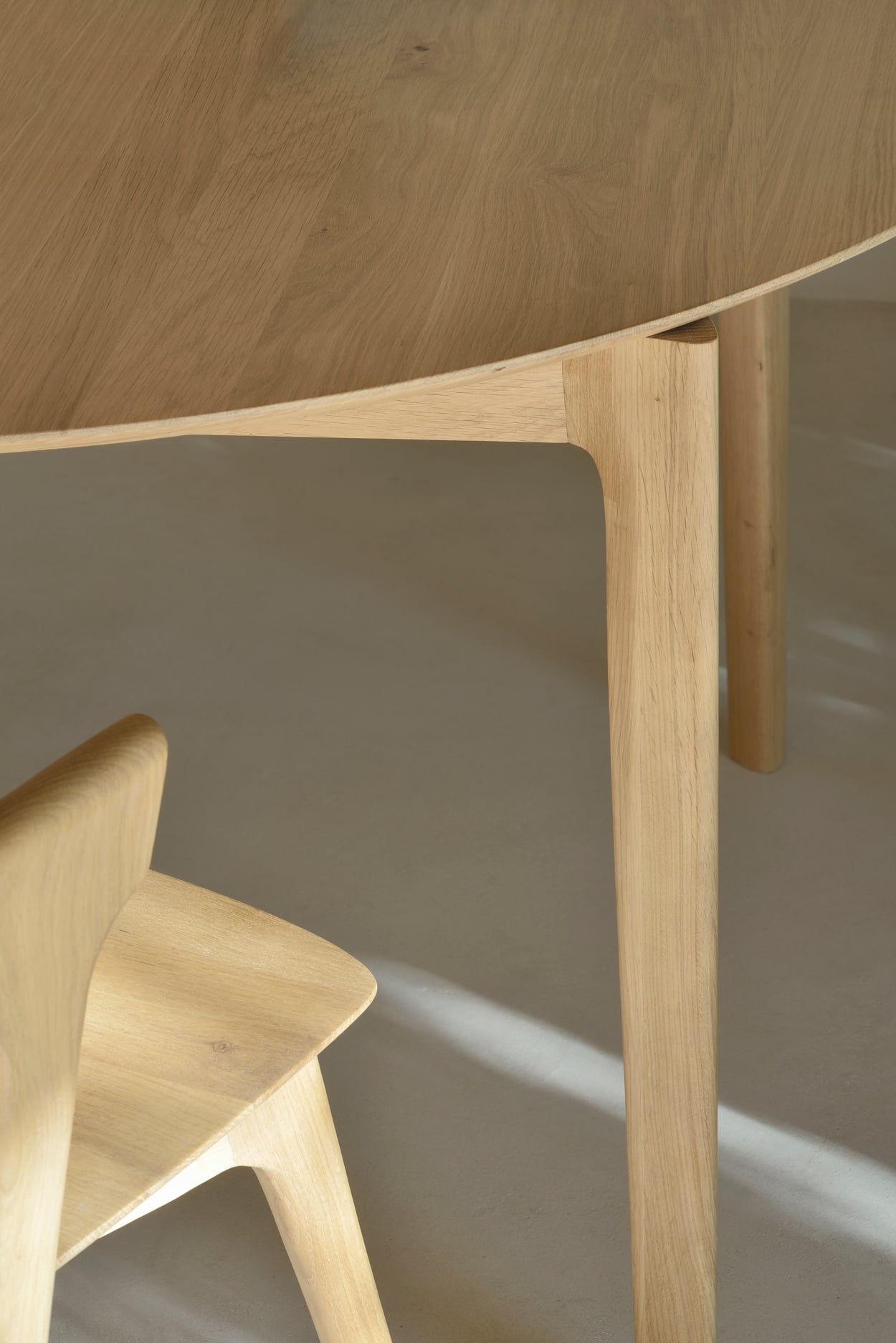 Ethnicraft Oak Bok Round Extendable Dining Table - Natural Oak - Floor Stock