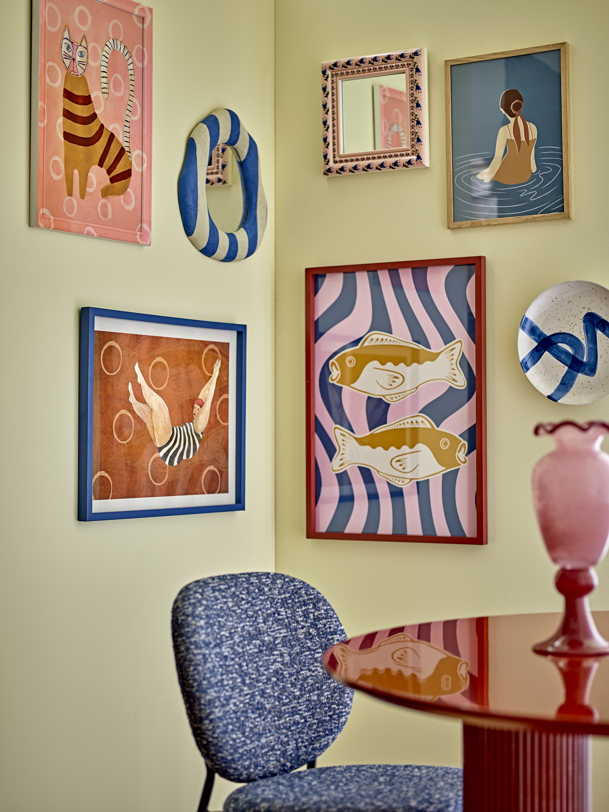 Svela Illustration Firwood Frame - Multi