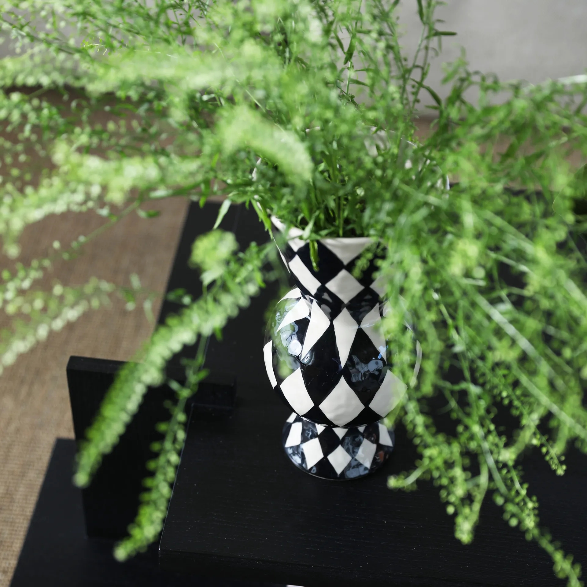 Rhombic Vase - Black