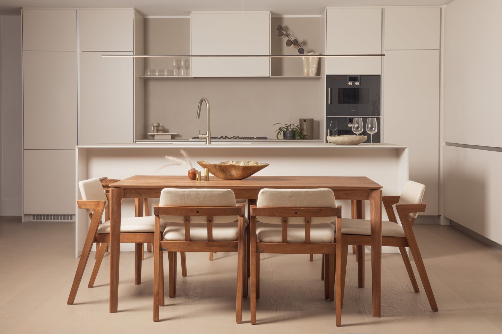 dBodhi Noa Dining Chair - Teak - Set of 6 - Floor Stock