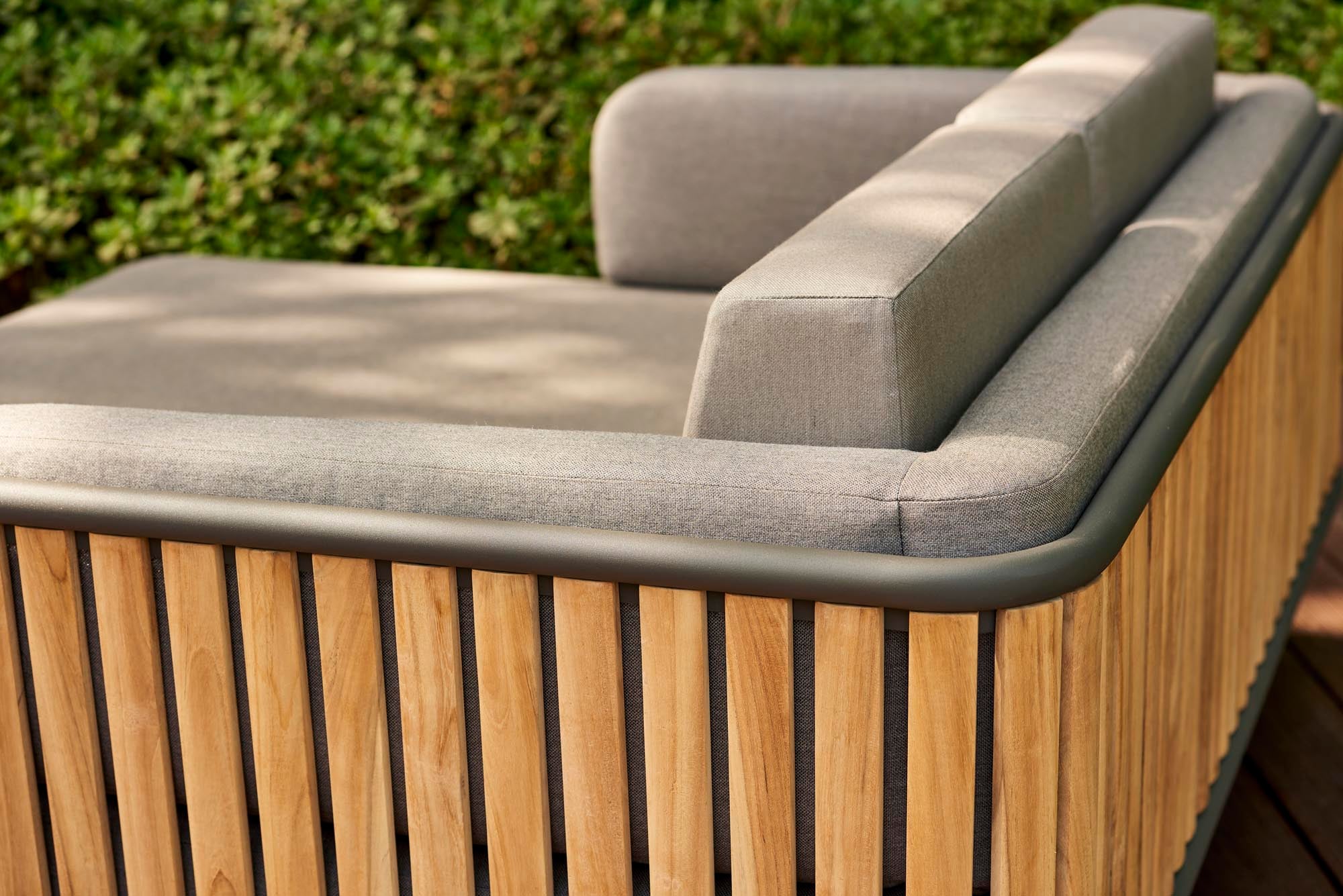 Mindo 100 Daybed - Carbon - Floor Stock