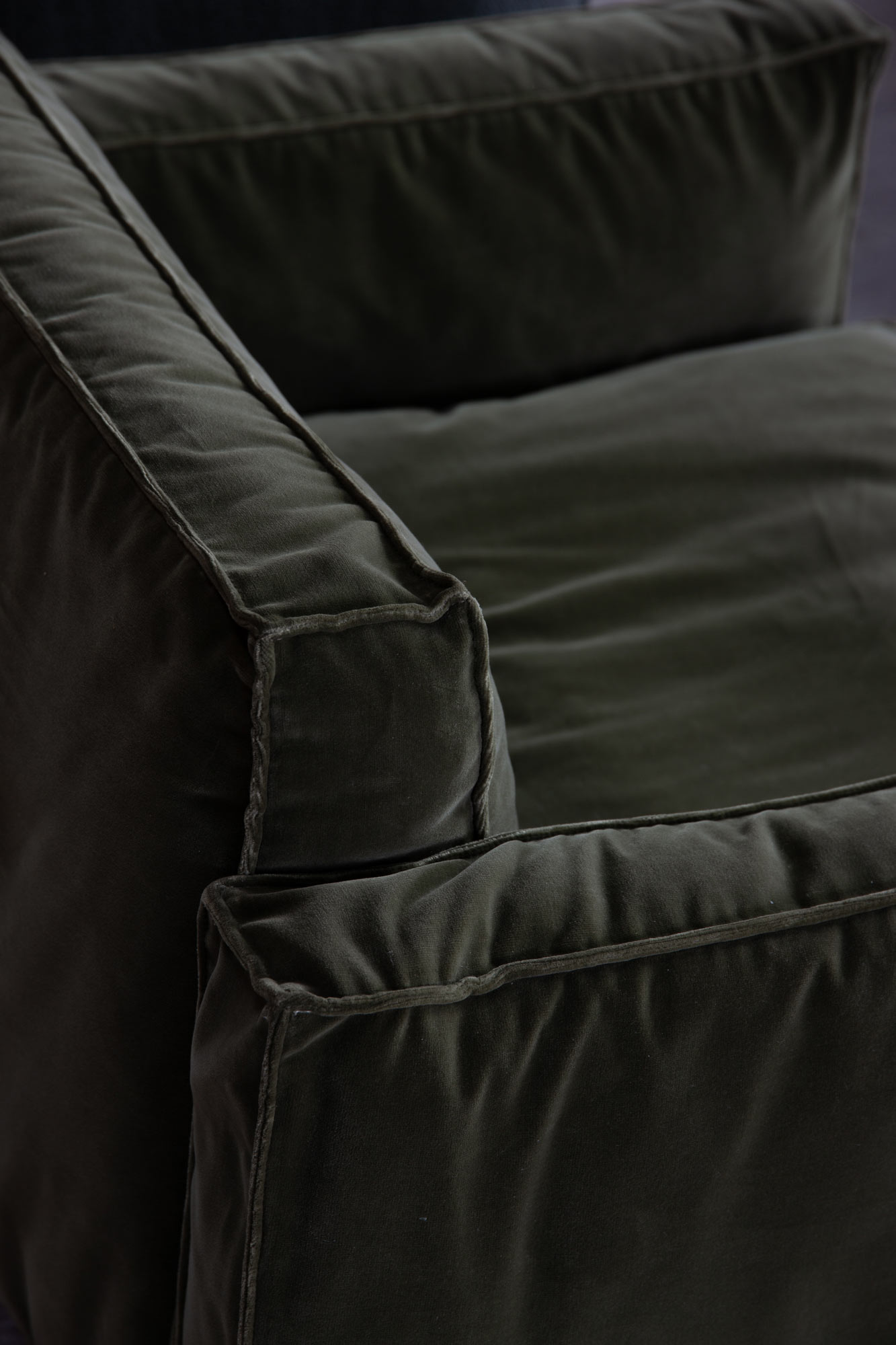 Attendant Lounge Chair - Fawn-Fleece 0015 - Floor Stock