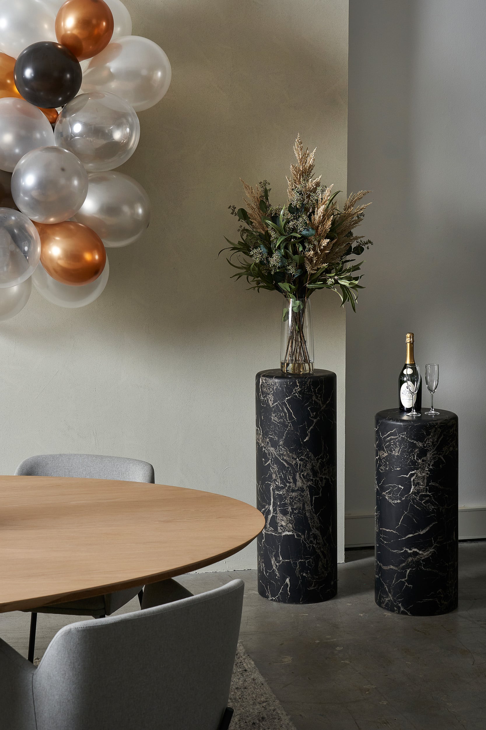 Lia Round Pedestal - Medium - Black - Floor Stock