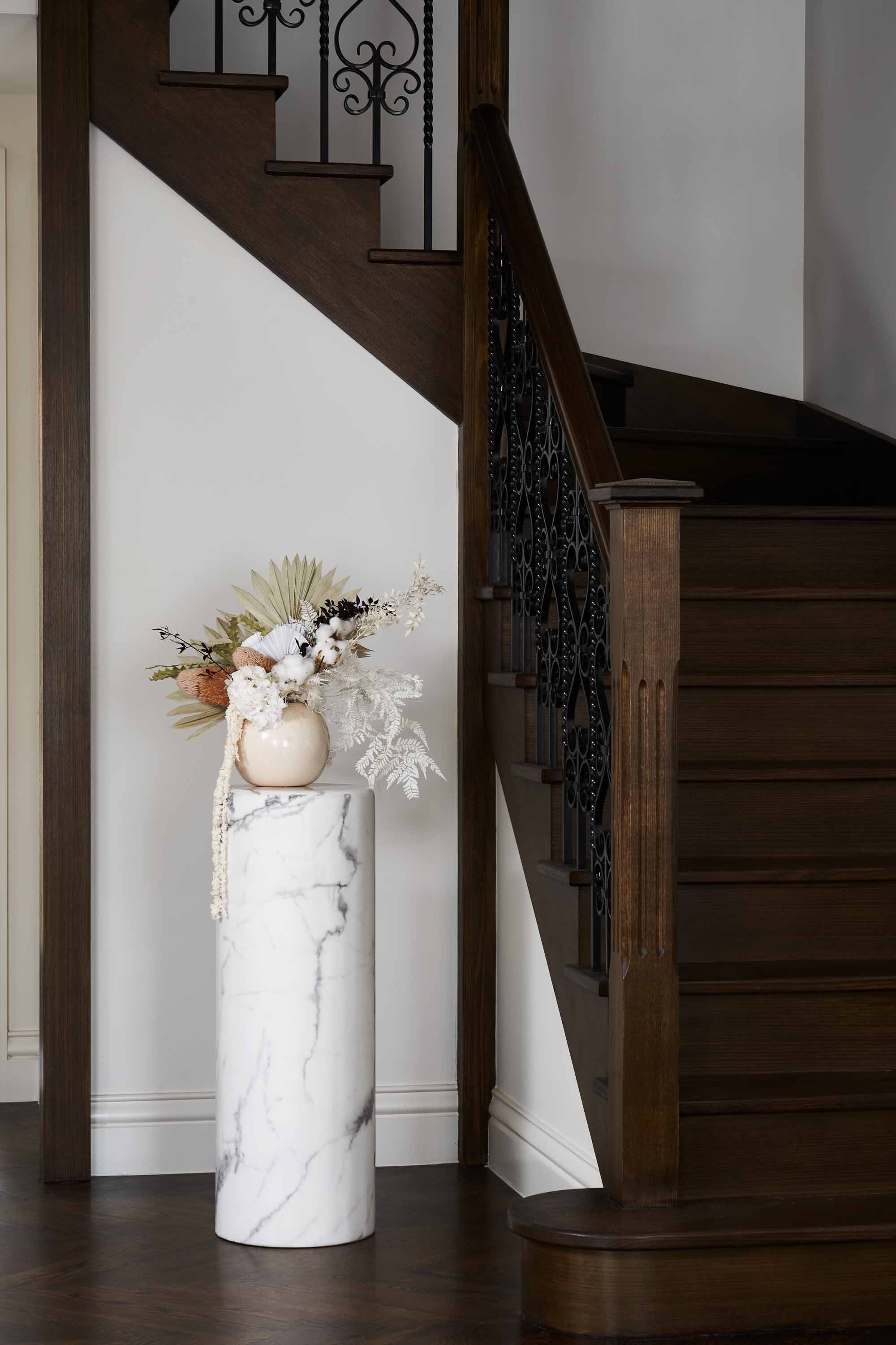 Lia Round Pedestal - Medium - Black - Floor Stock