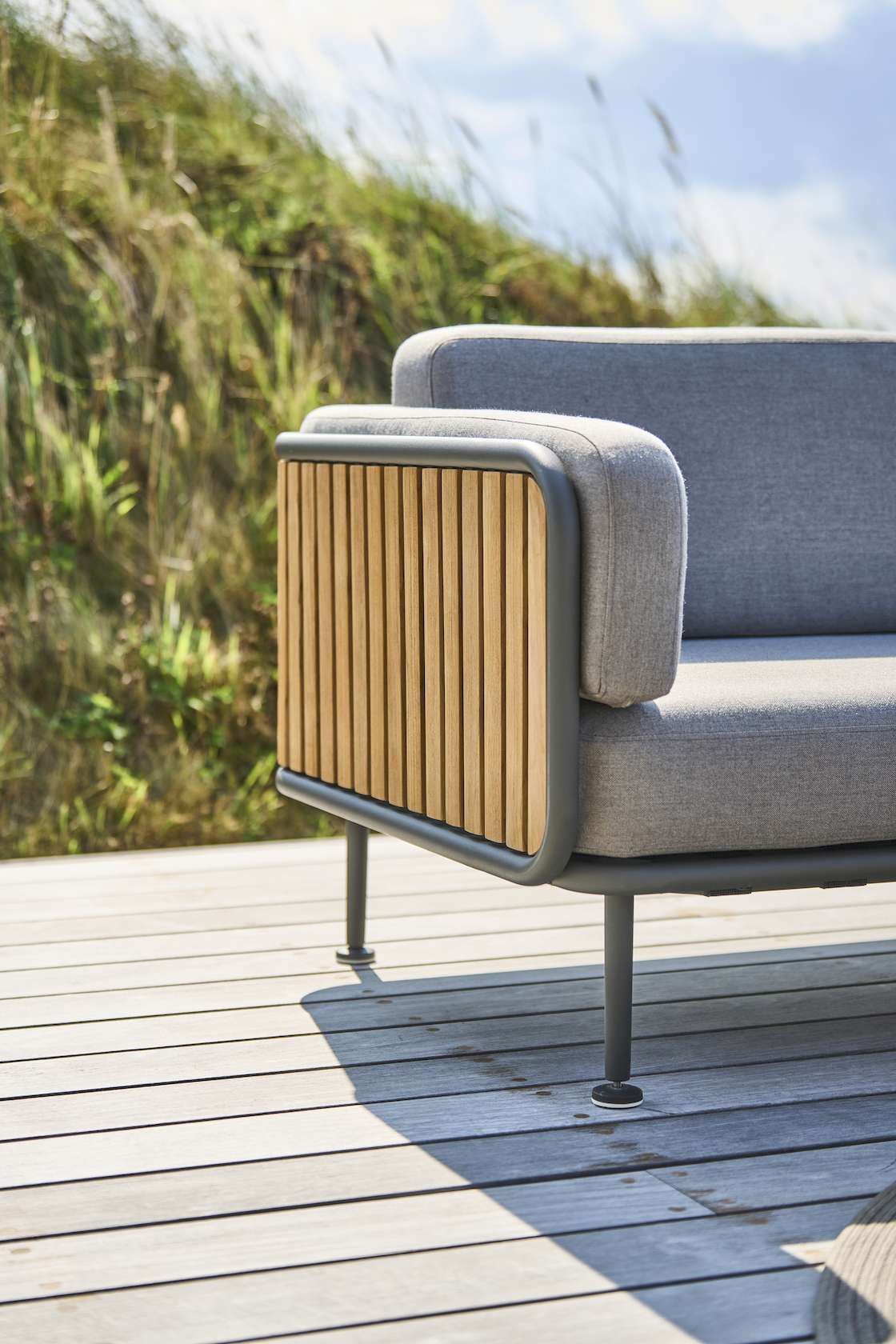 Mindo 100 Sofa - Daybed Right - Warm Grey Carbon - Floor Stock