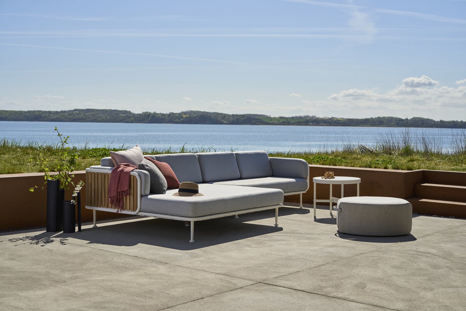 Mindo 100 Sofa - Daybed Right - Warm Grey Carbon - Floor Stock