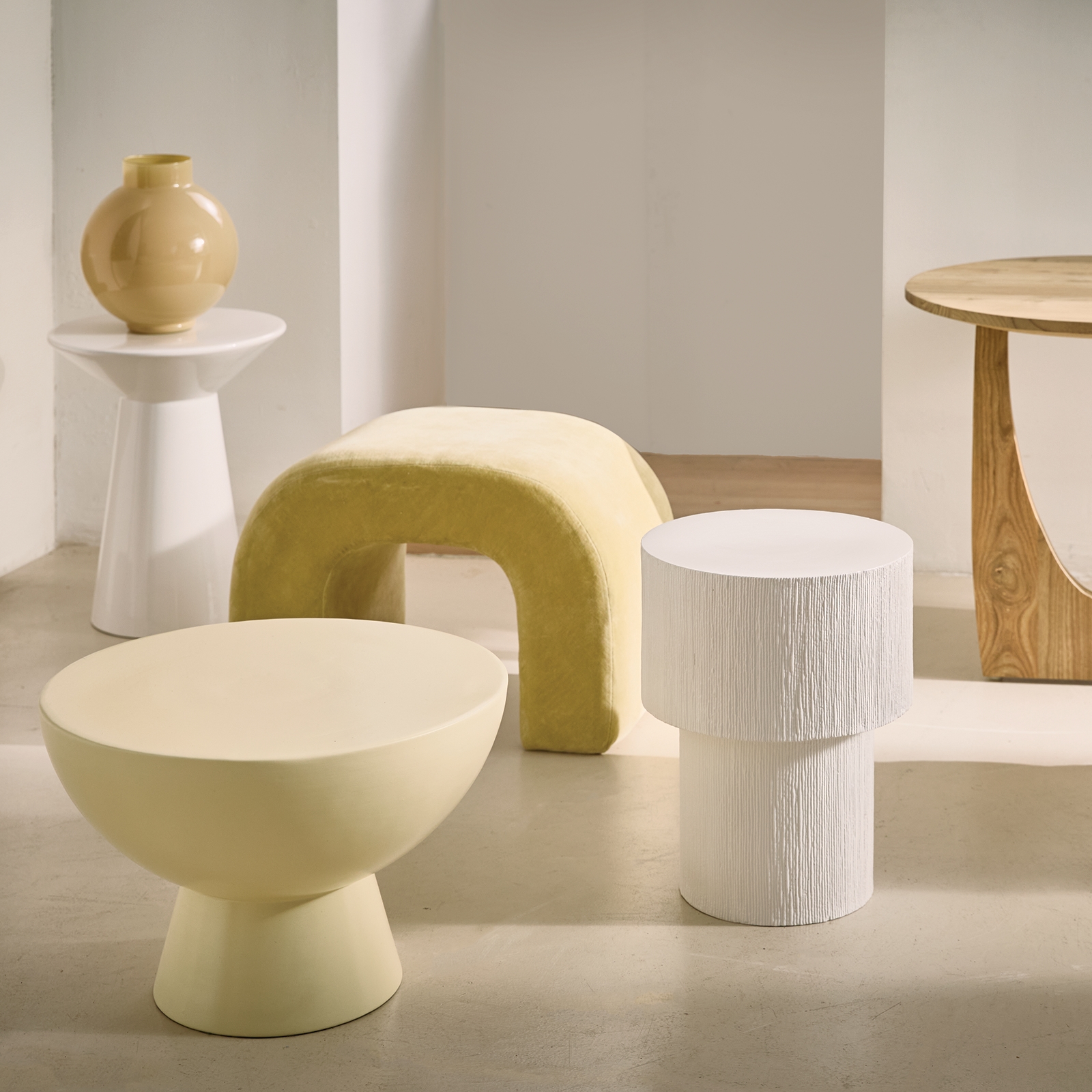 Alezio Ceramic Side Table - White - Floor Stock