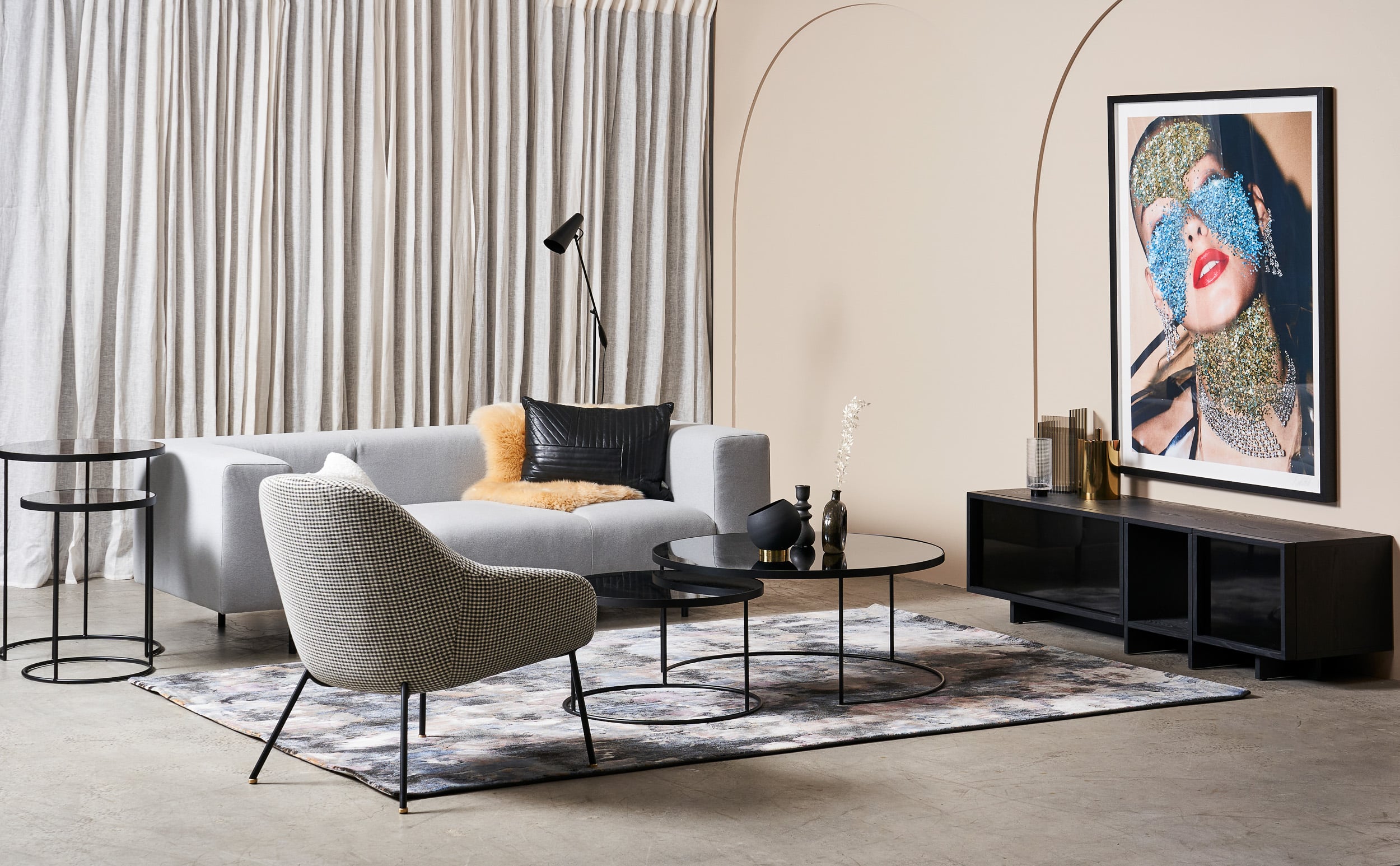 Birdy Floor Lamp - Black/Brass - Floor Stock