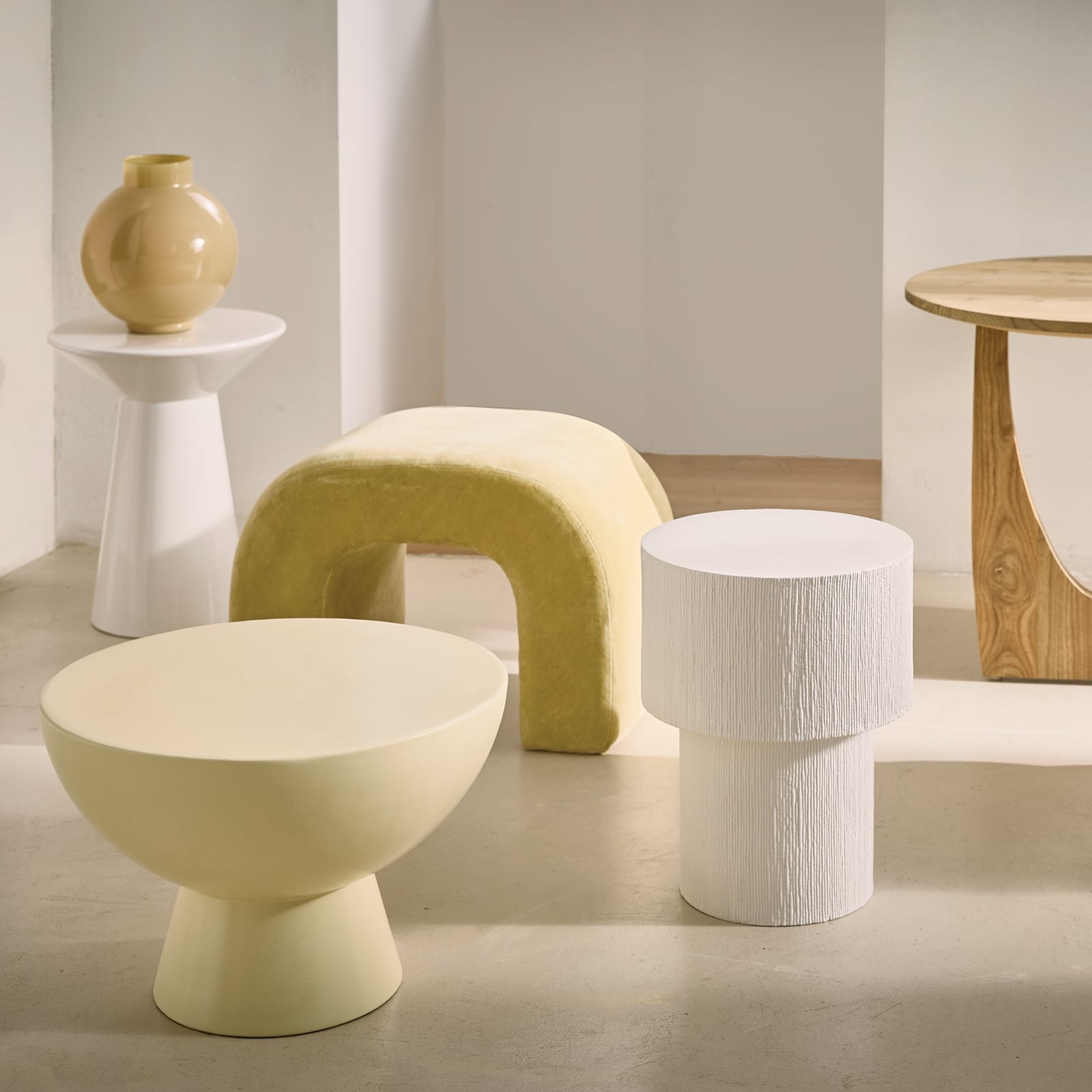 Alezio Ceramic Side Table - White - Floor Stock