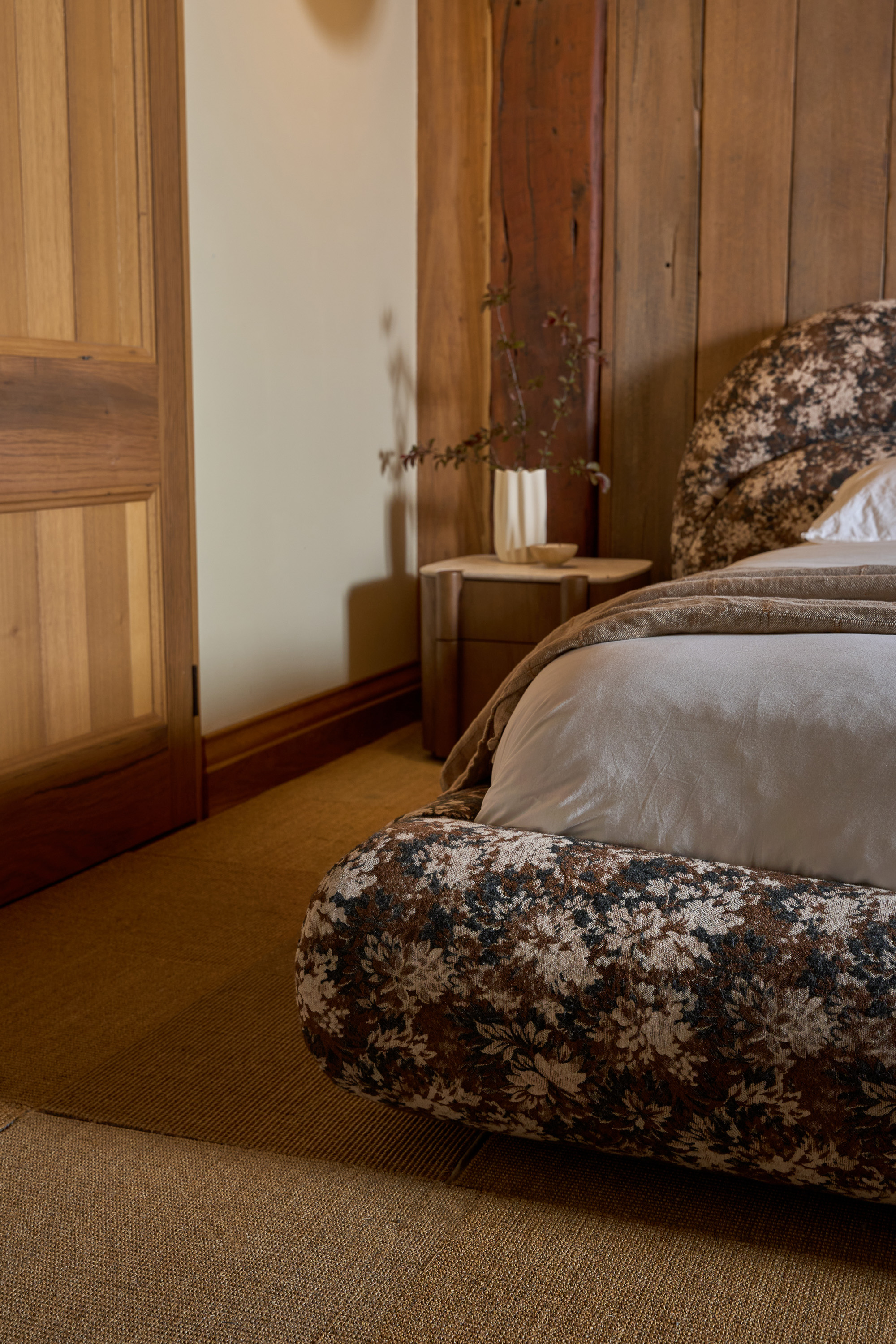 Rye King Bed