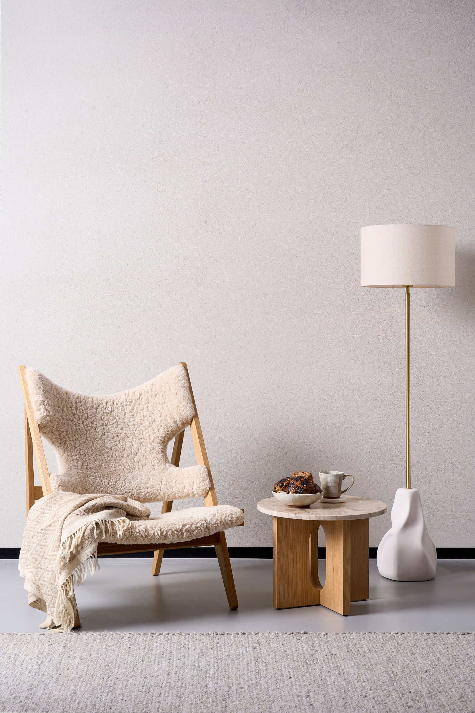 Knitting Lounge Chair - Natural Oak/Sheepskin Nature - Floor Stock