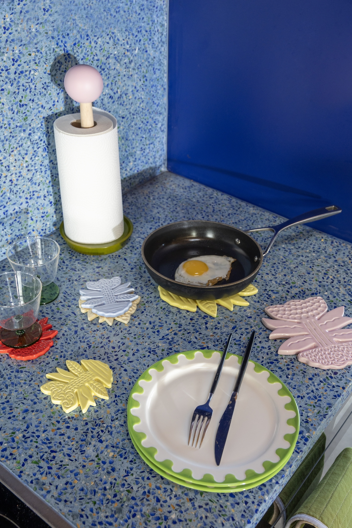 Blume Trivet
