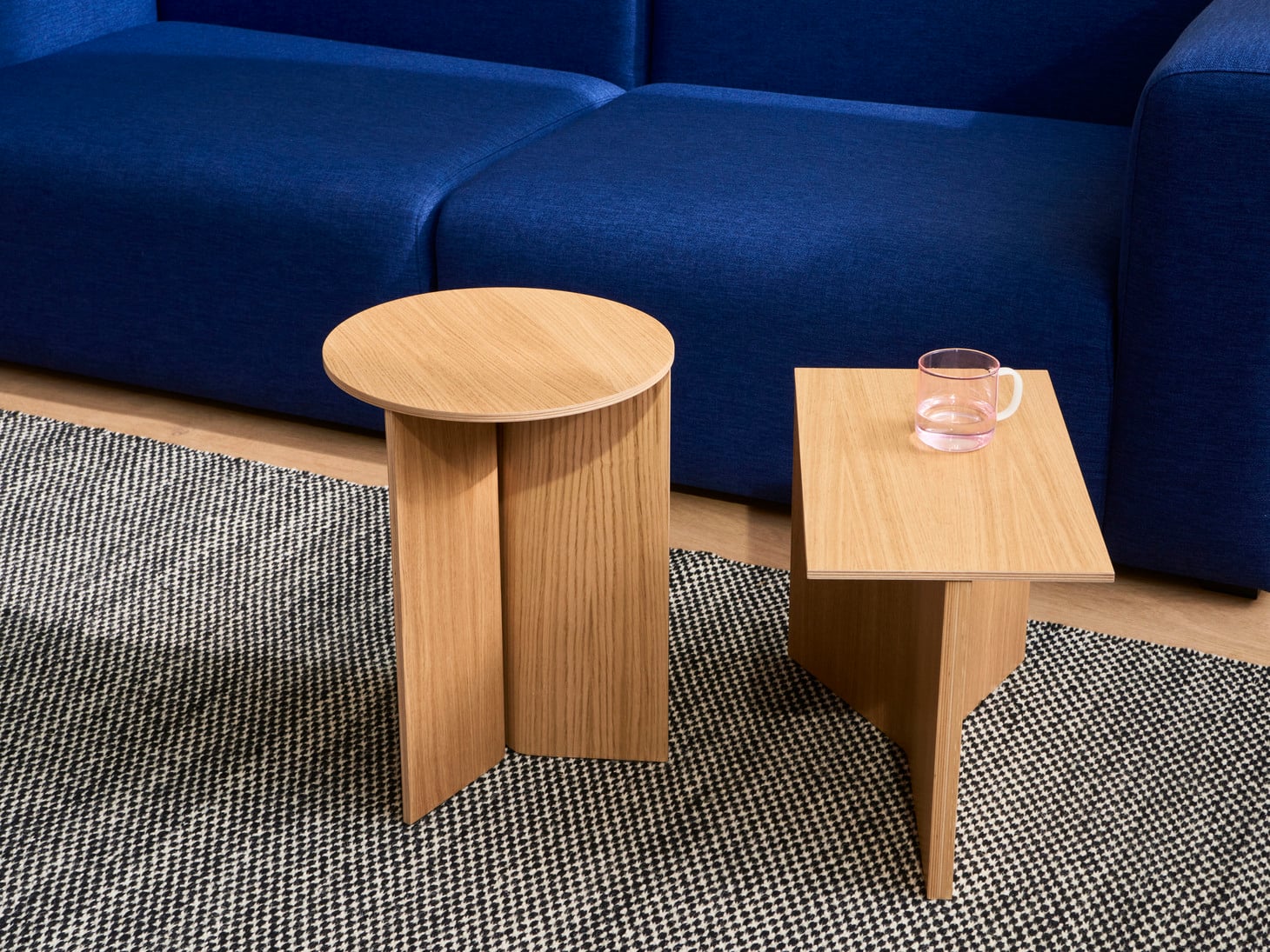 Slit Wood Round High Table