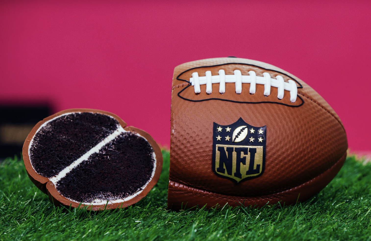 Football Cake – HOW TO CAKE IT